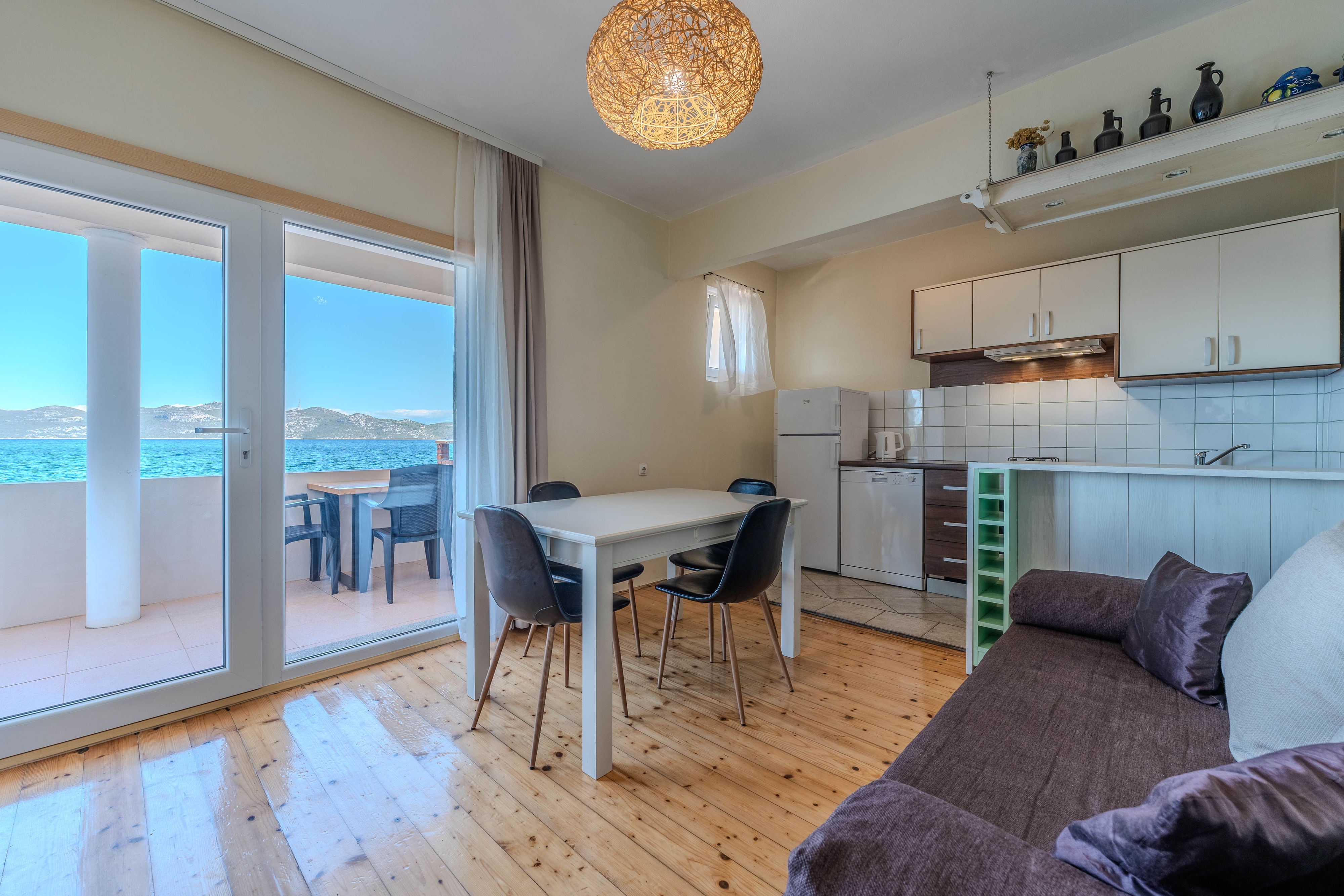 Two bedroom apartment near beach Mali Iž, Iž  A-a