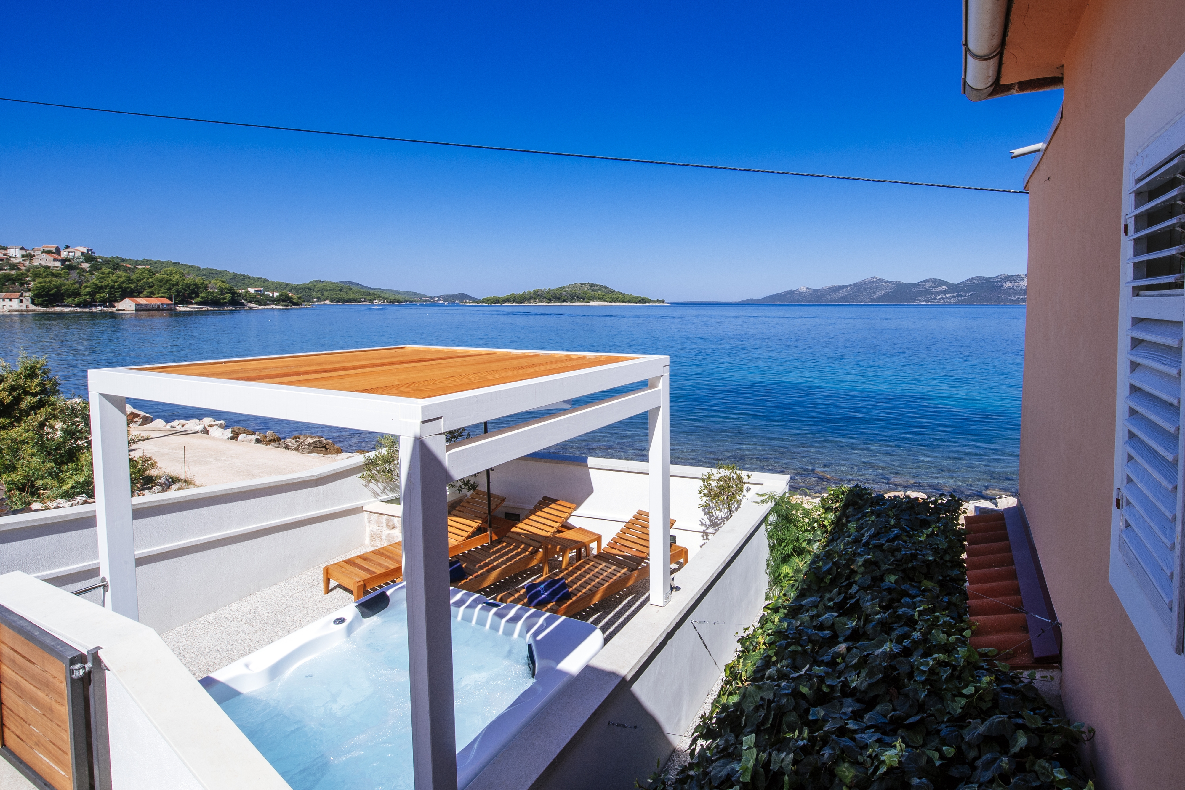 Two bedroom apartment near beach Mali Iž, Iž  A-a