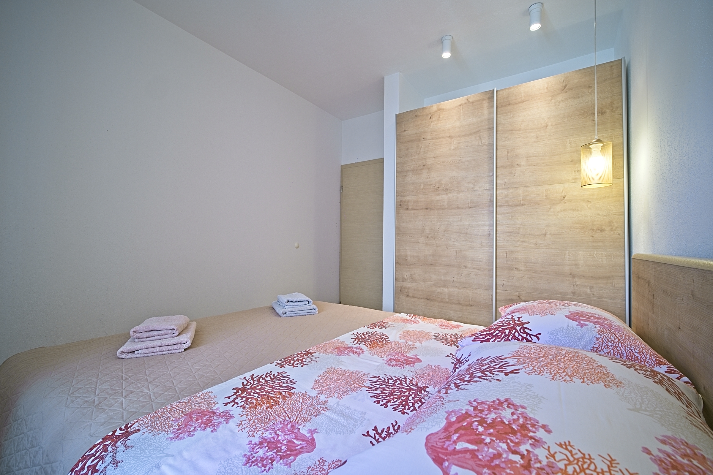 Two bedroom apartment with terrace and sea view Postira, Brač  A-a