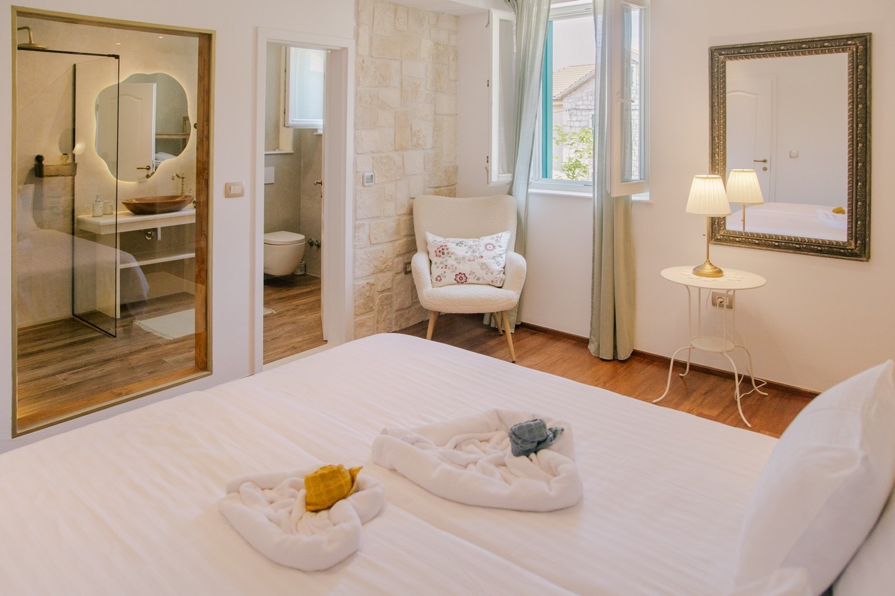 Three bedroom house with terrace Jelsa, Hvar  K