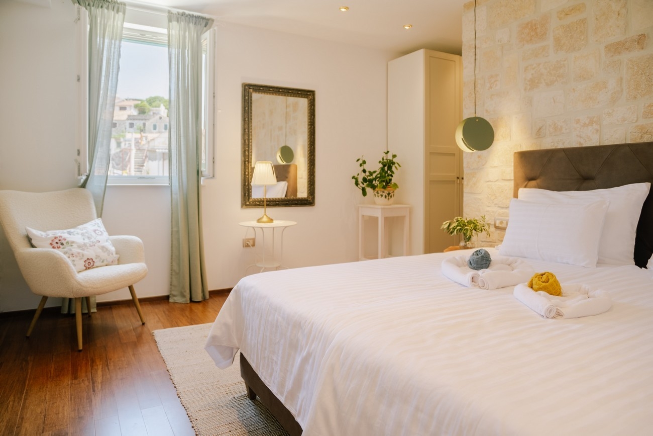 Three bedroom house with terrace Jelsa, Hvar  K