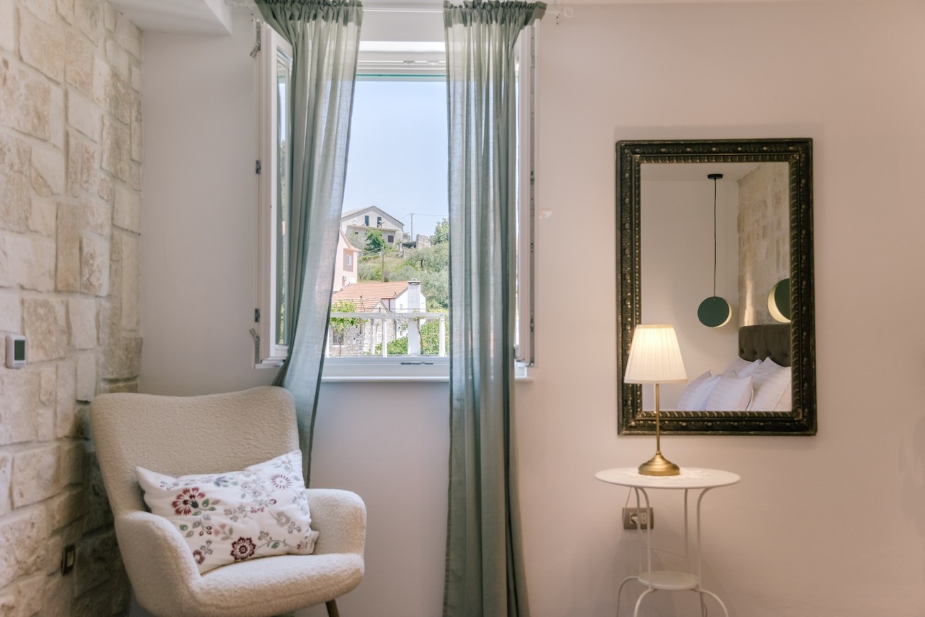 Three bedroom house with terrace Jelsa, Hvar  K