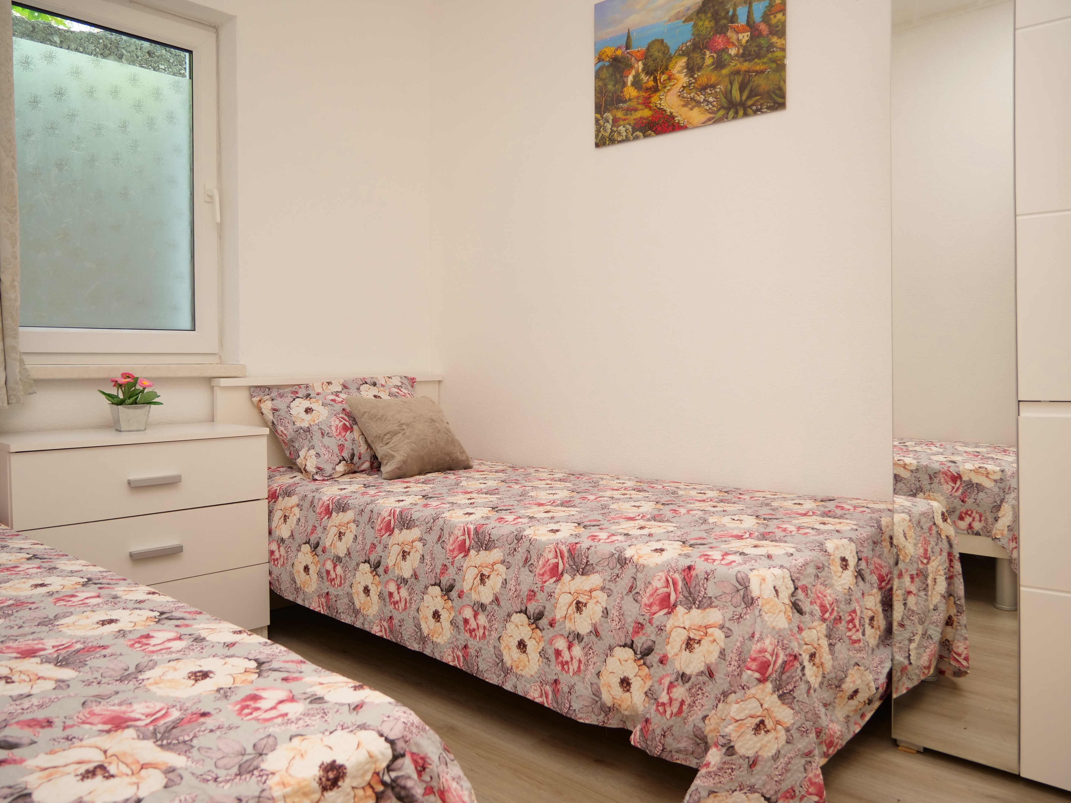 Three bedroom house with terrace Vinovac, Zagora  K