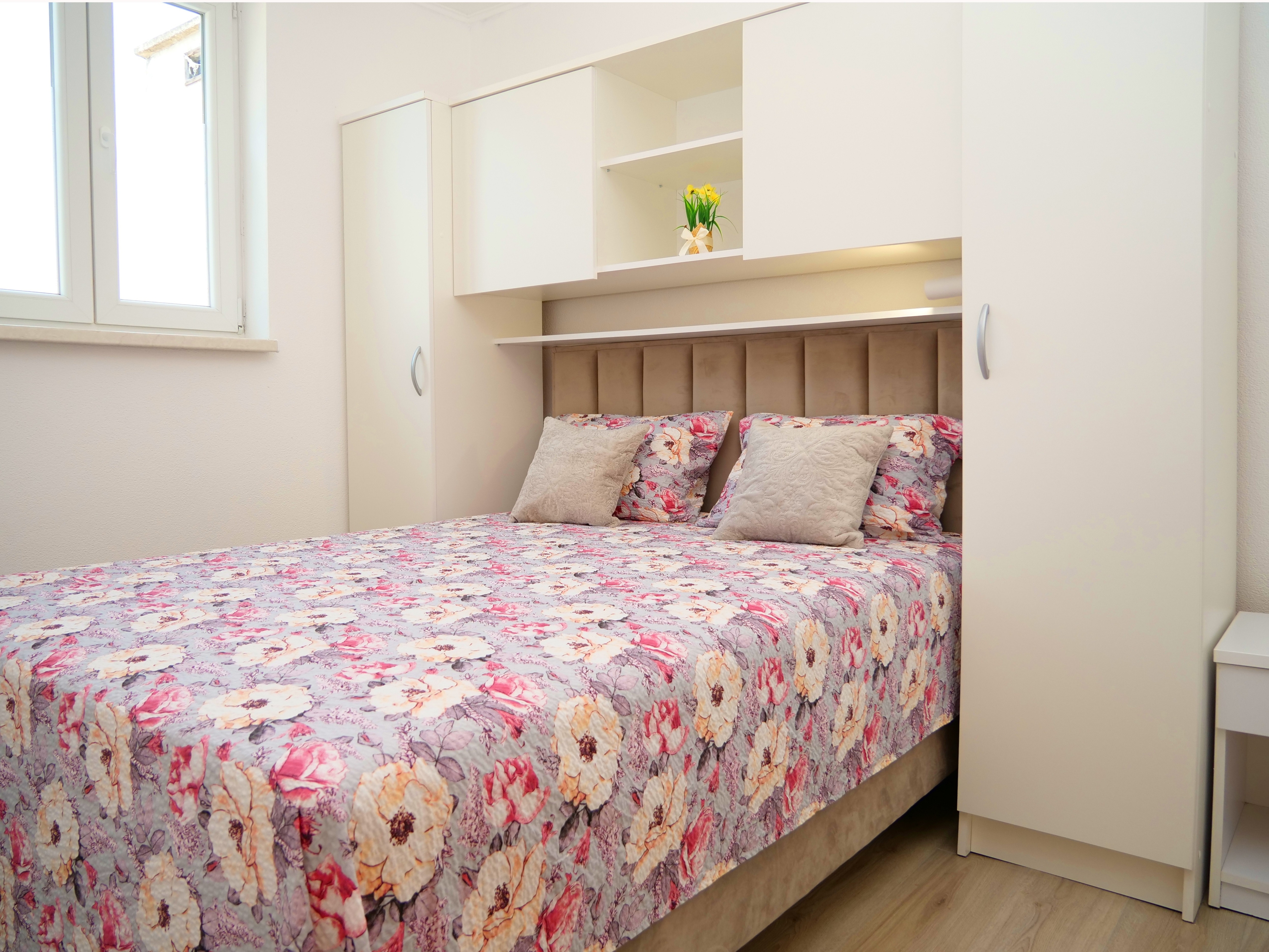 Three bedroom house with terrace Vinovac, Zagora  K
