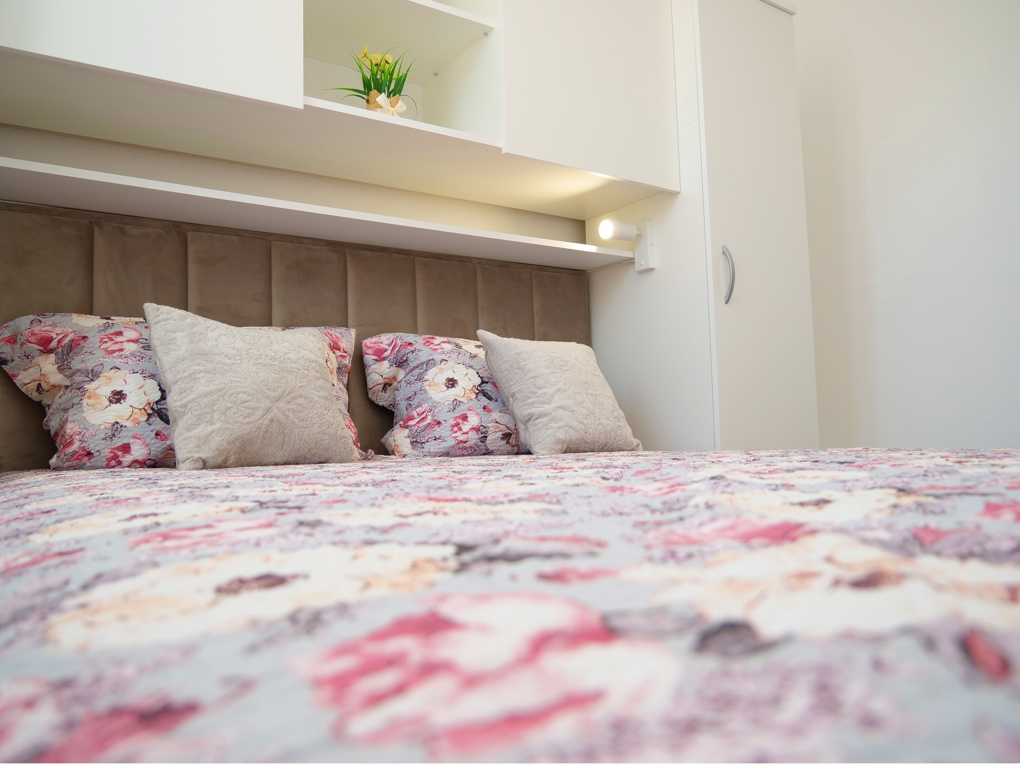 Three bedroom house with terrace Vinovac, Zagora  K