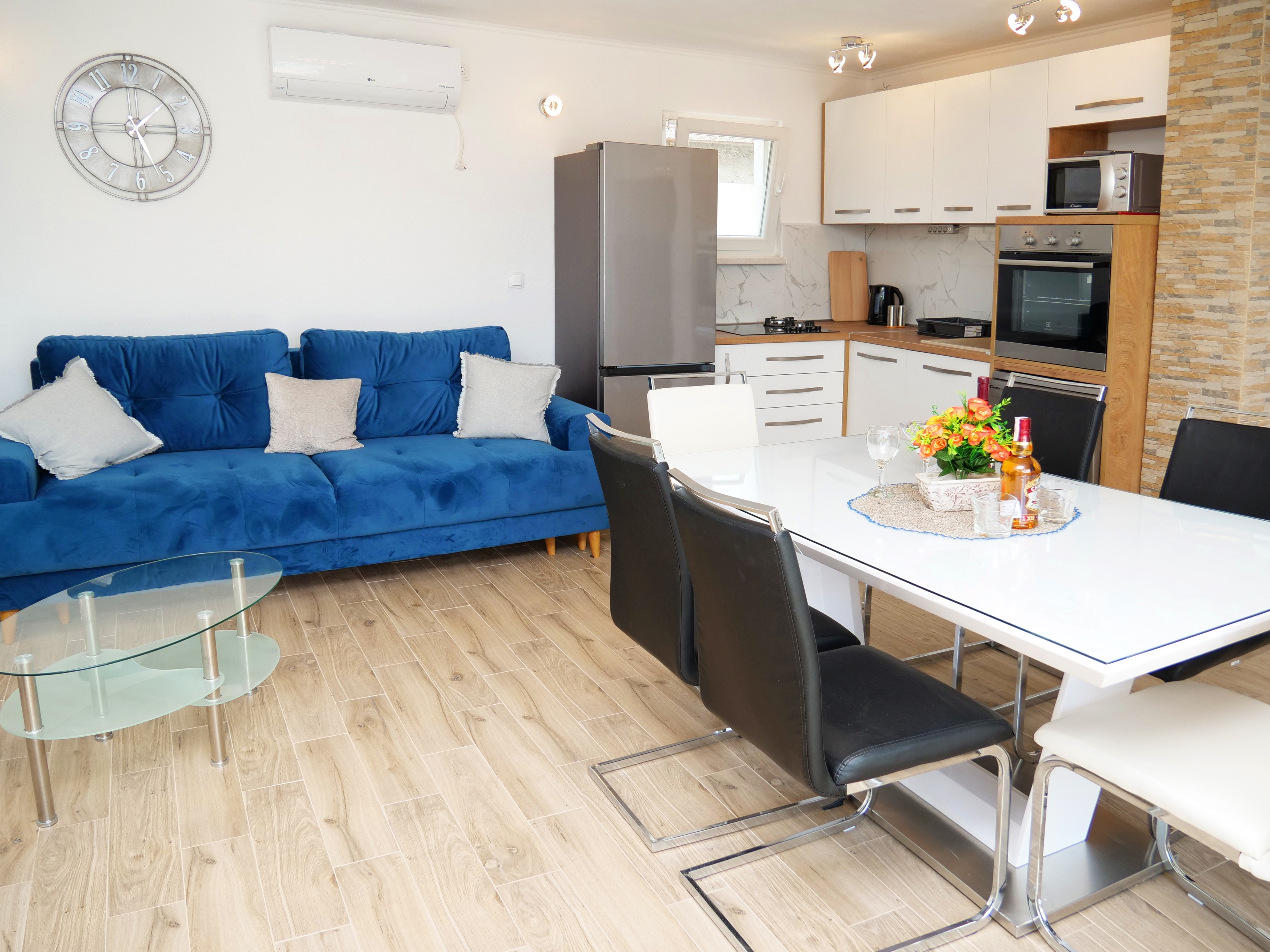 Three bedroom house with terrace Vinovac, Zagora (K-22041)