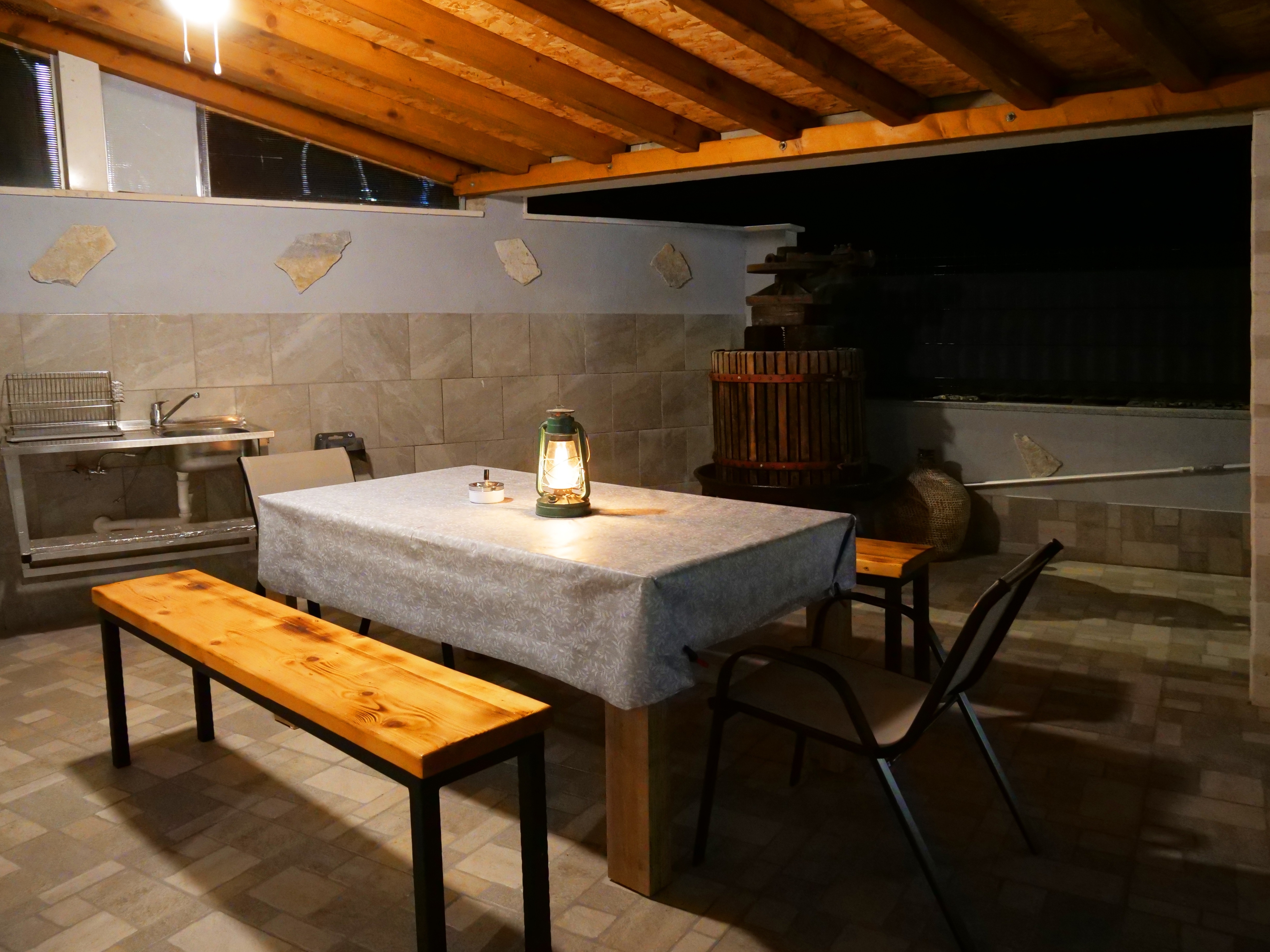 Three bedroom house with terrace Vinovac, Zagora  K