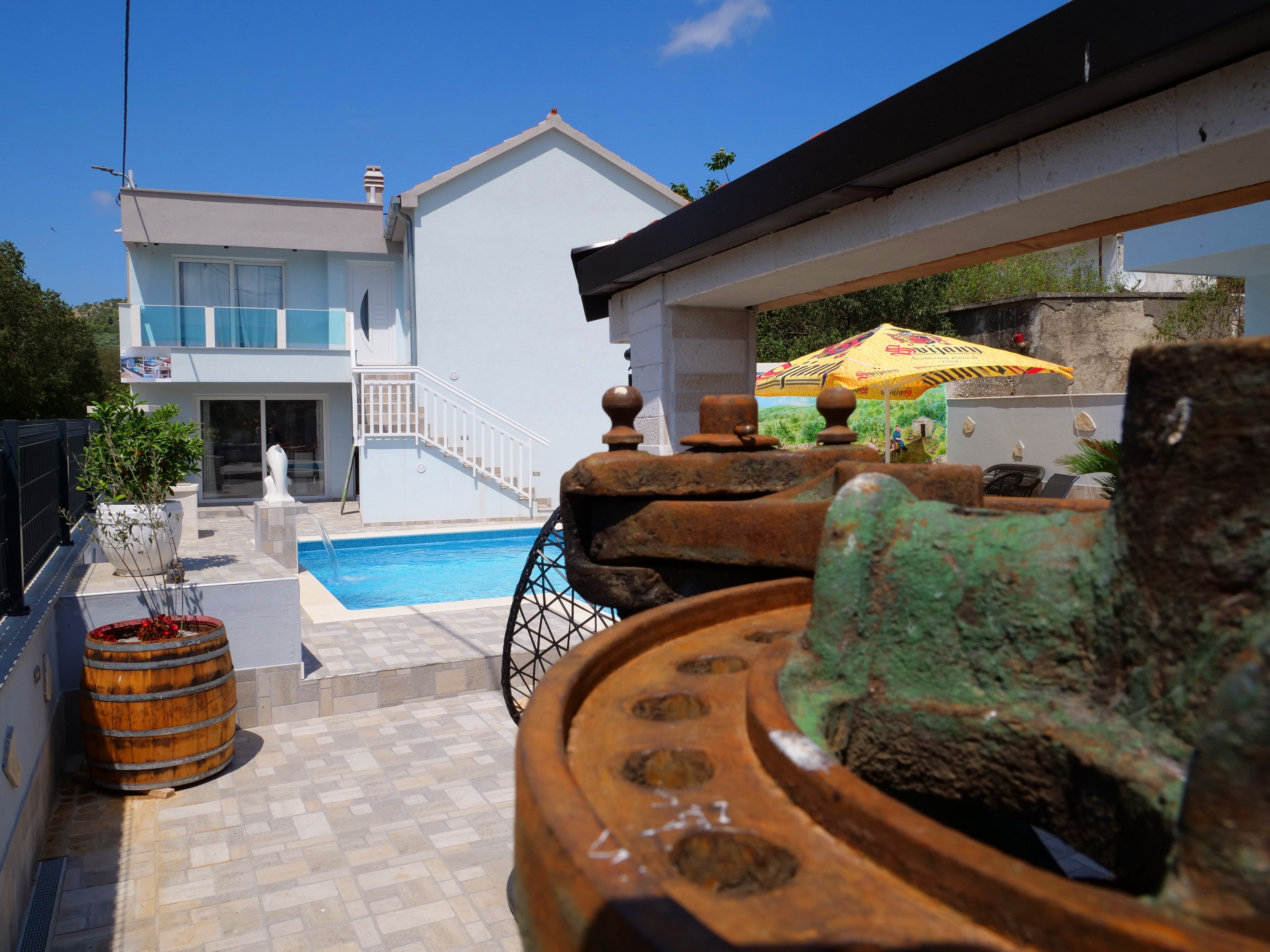 Three bedroom house with terrace Vinovac, Zagora  K