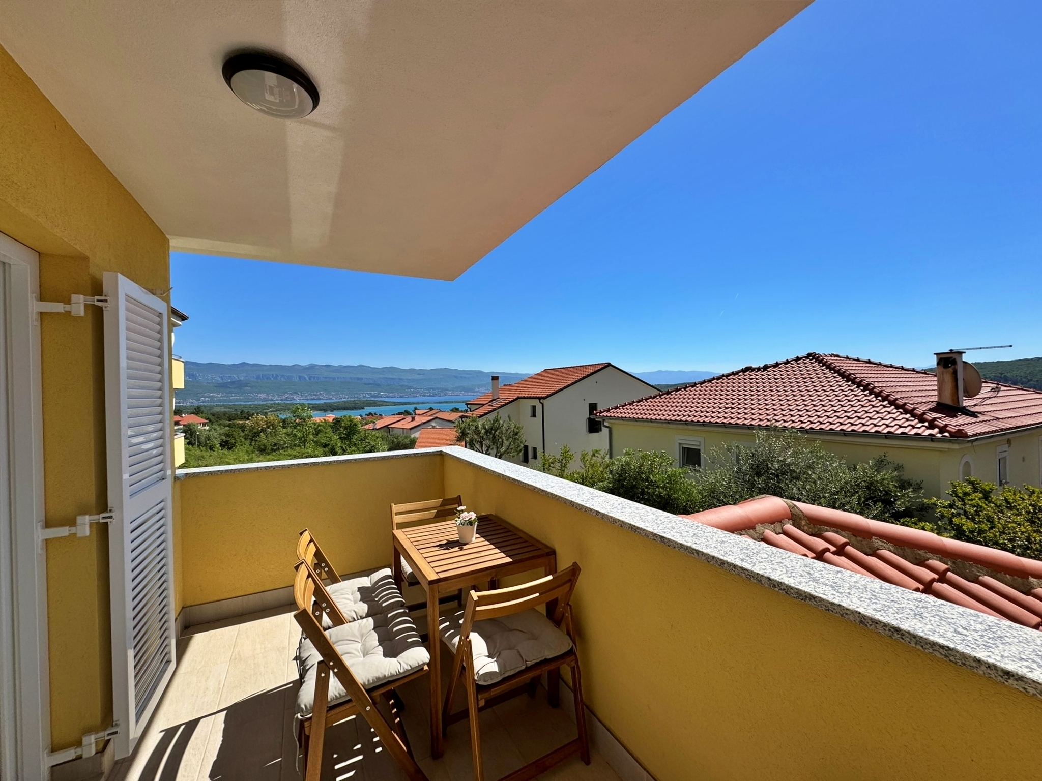 Two bedroom apartment with balcony and sea view Čižići, Krk  A-b