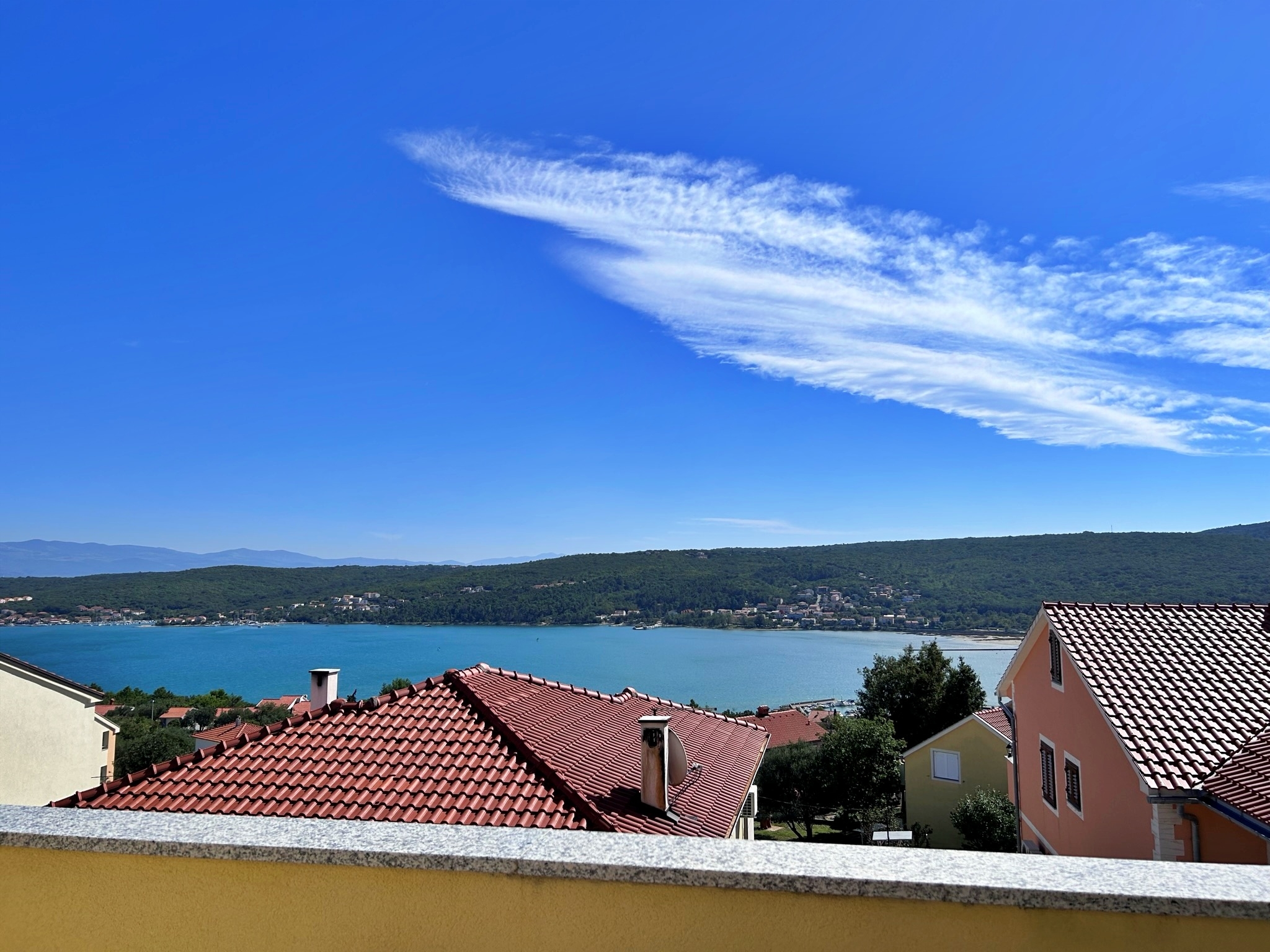 Two bedroom apartment with balcony and sea view Čižići, Krk  A-e