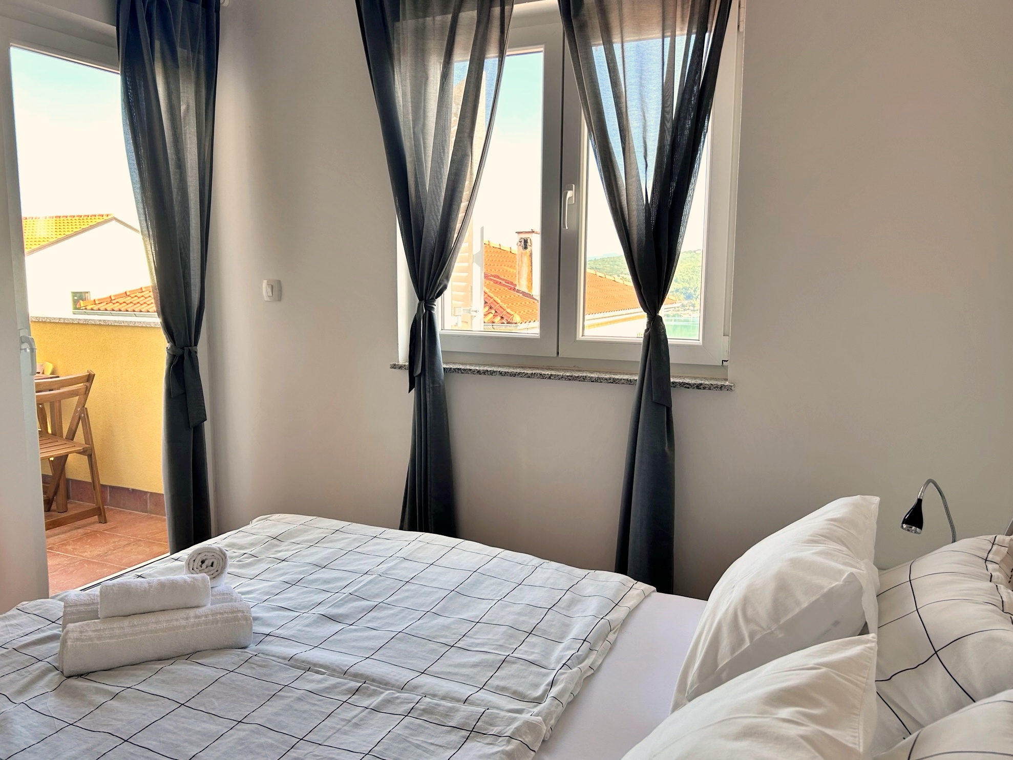 Two bedroom apartment with balcony and sea view Čižići, Krk  A-e
