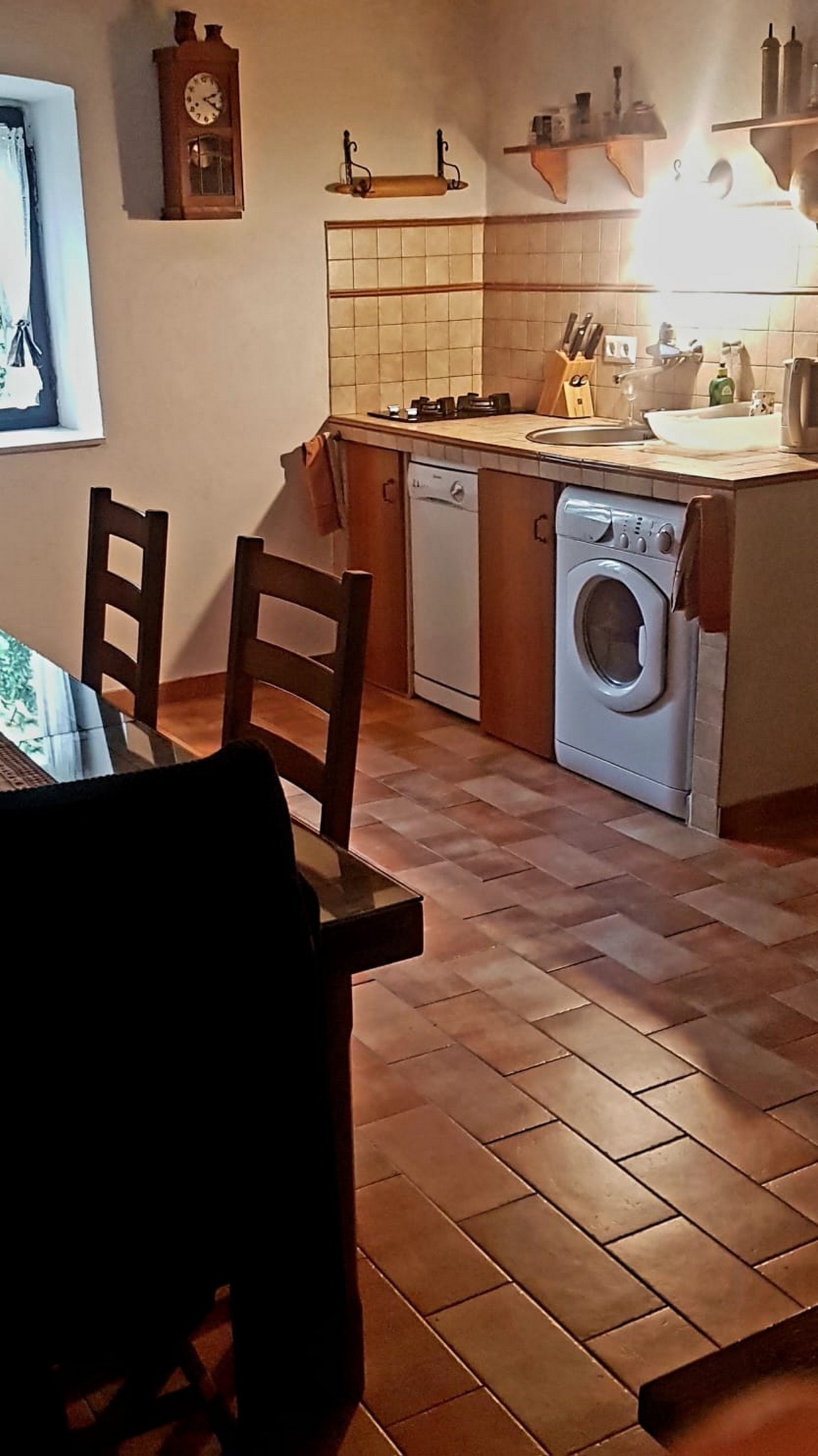 Three bedroom house with terrace Donje Selo, Šolta  K