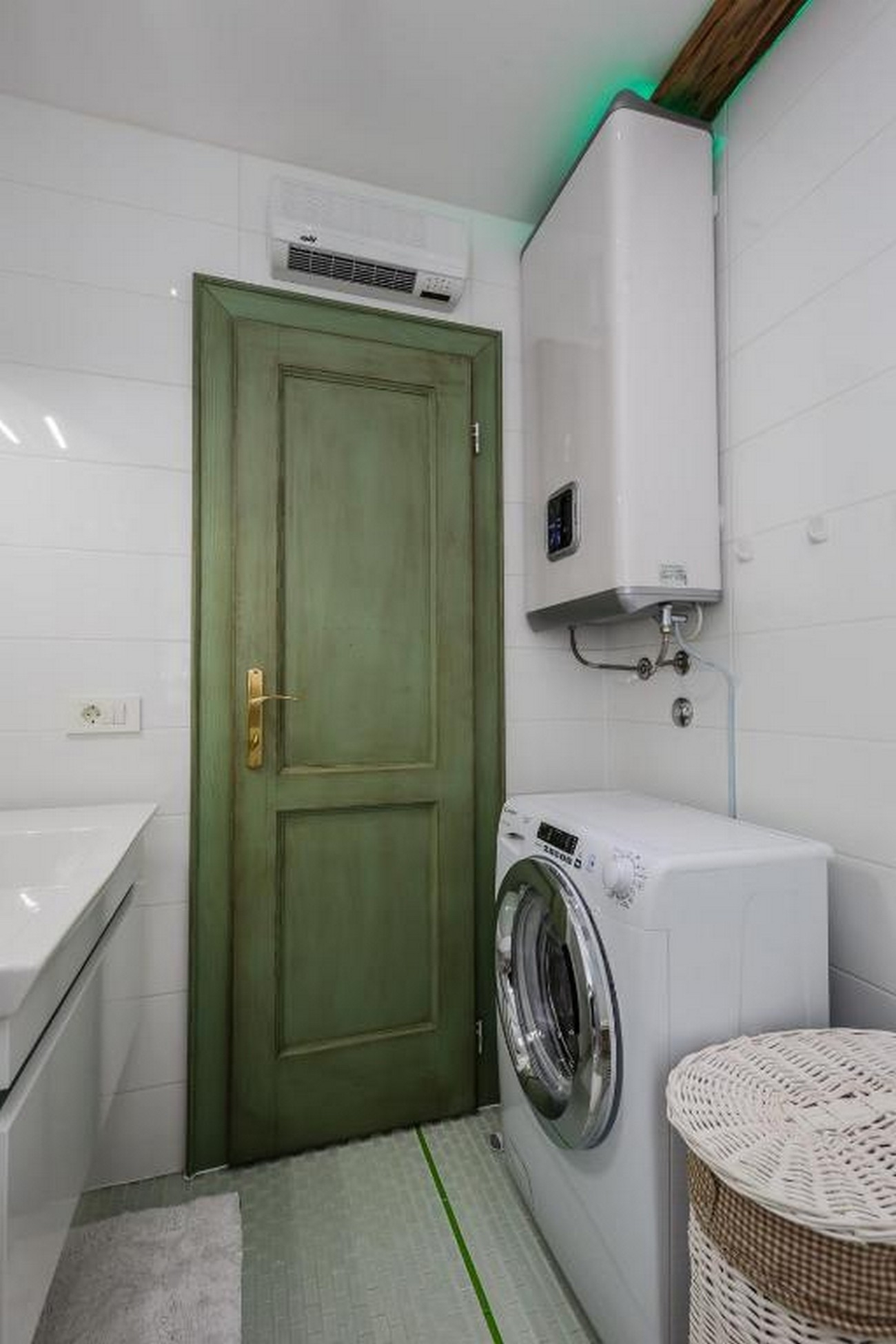 Two bedroom apartment with balcony and sea view Kaštel Novi, Kaštela  A-a