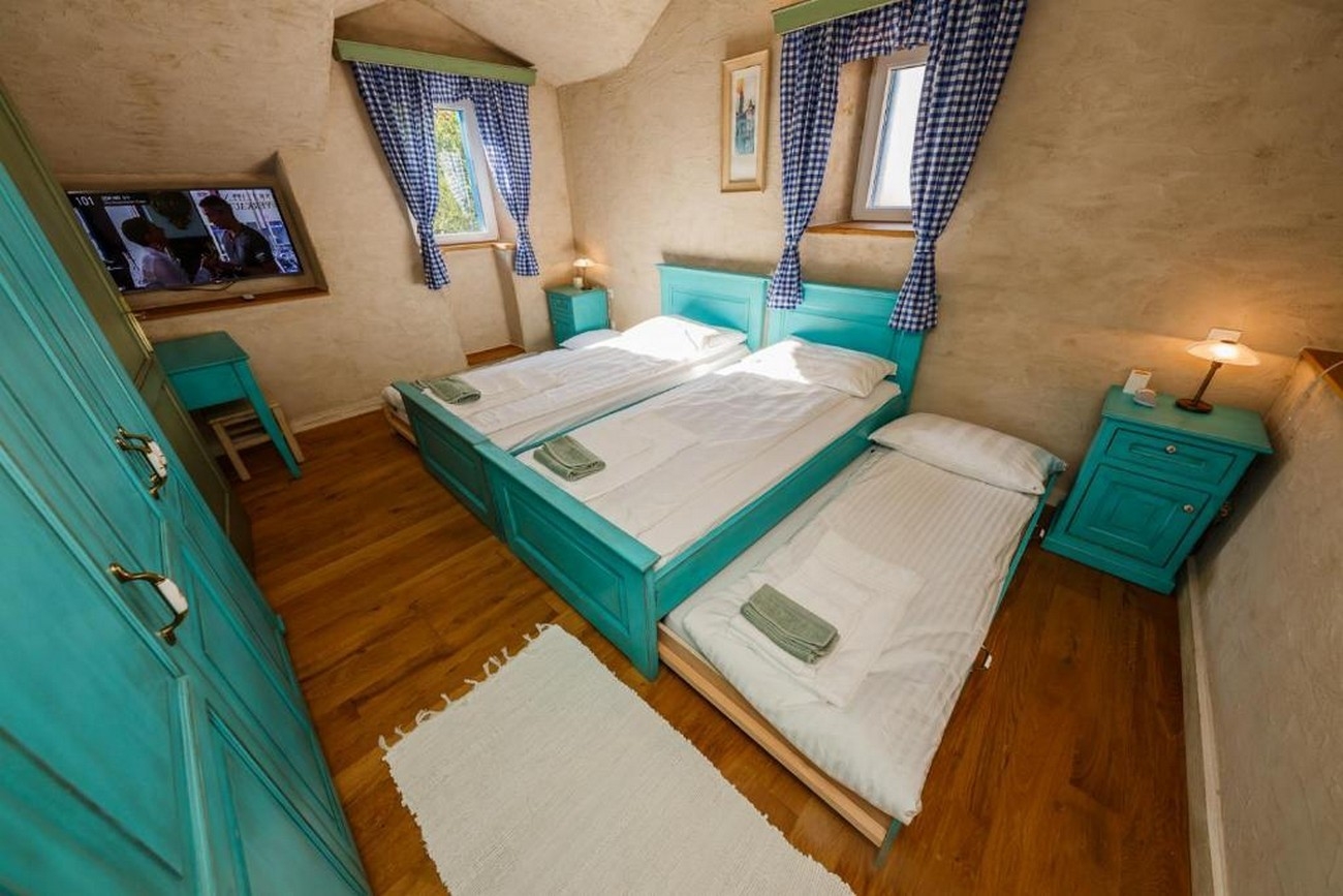 Two bedroom apartment with balcony and sea view Kaštel Novi, Kaštela  A-a
