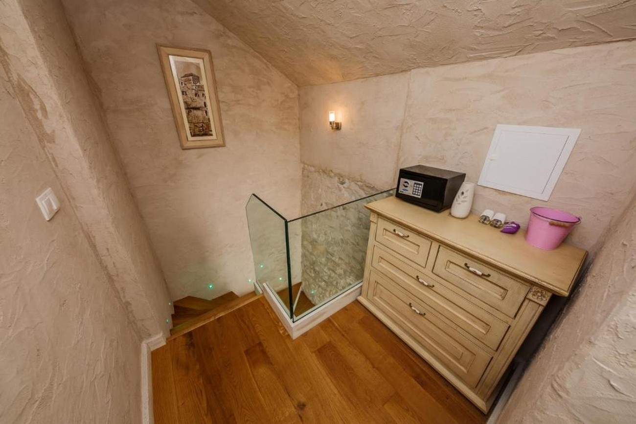 Two bedroom apartment with balcony and sea view Kaštel Novi, Kaštela  A-a