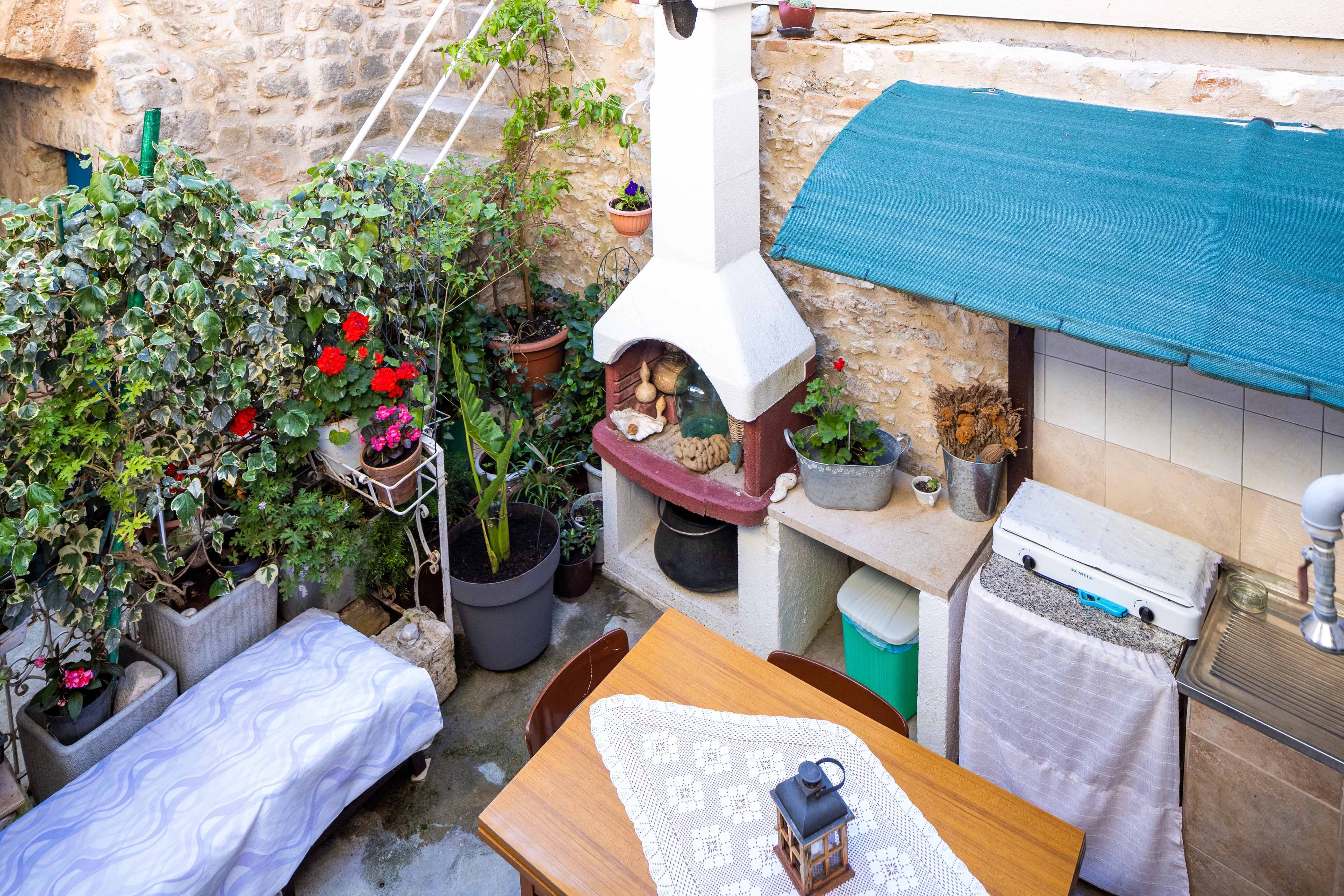 Three bedroom apartment with balcony Stari Grad, Hvar  A-a