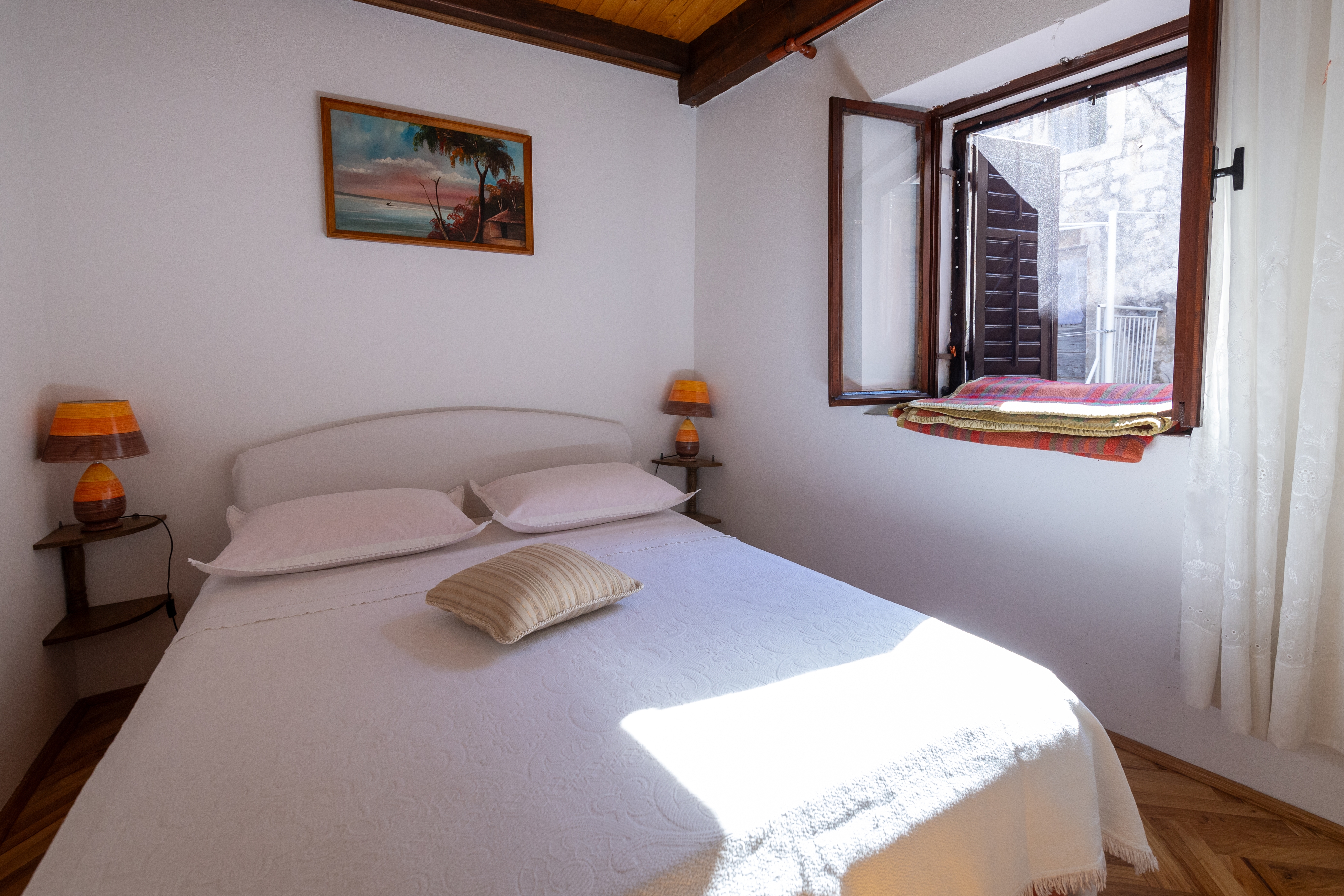 Three bedroom apartment with balcony Stari Grad, Hvar  A-a