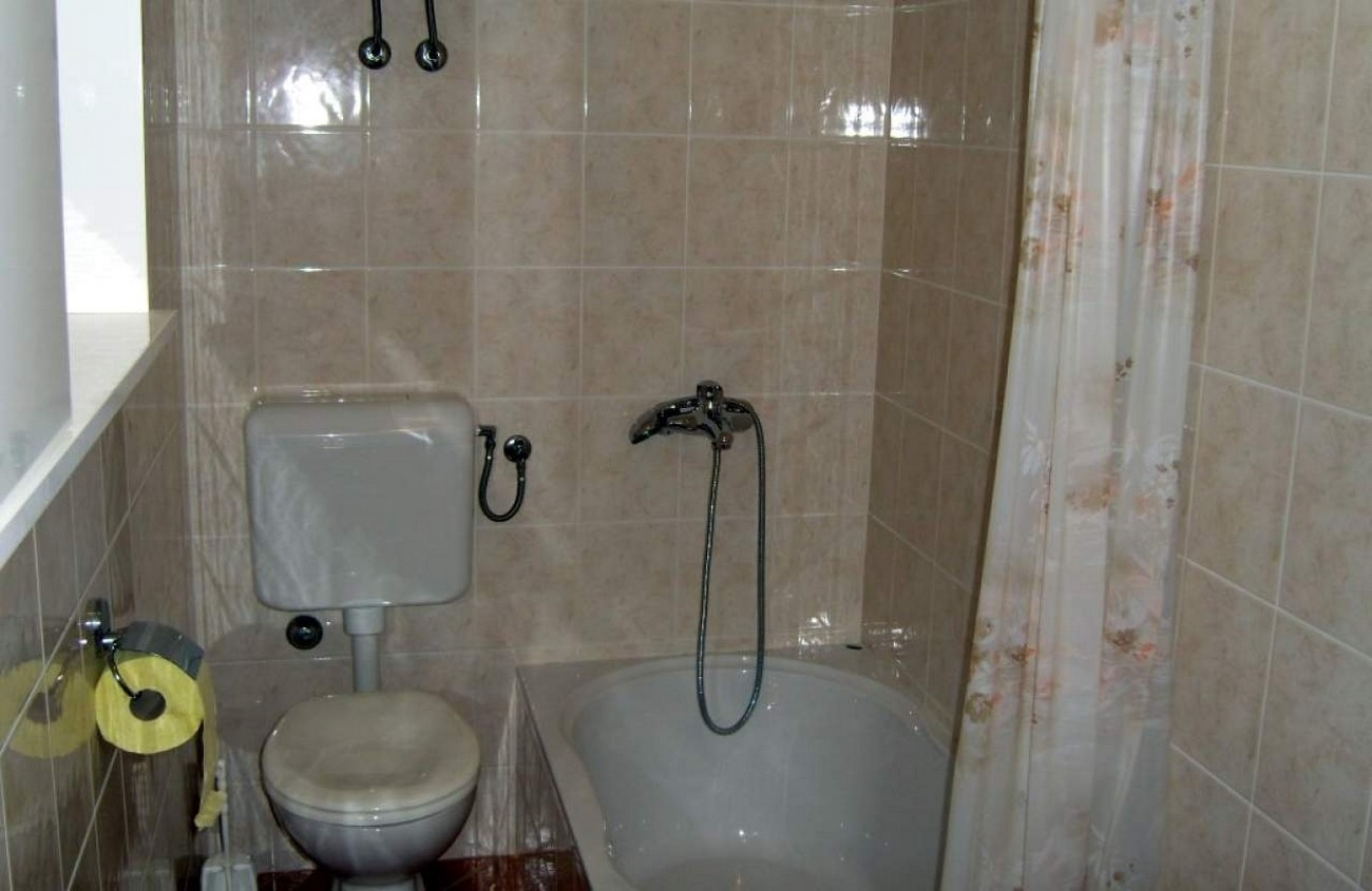 Two bedroom apartment with terrace and sea view Barbat, Rab  A-a