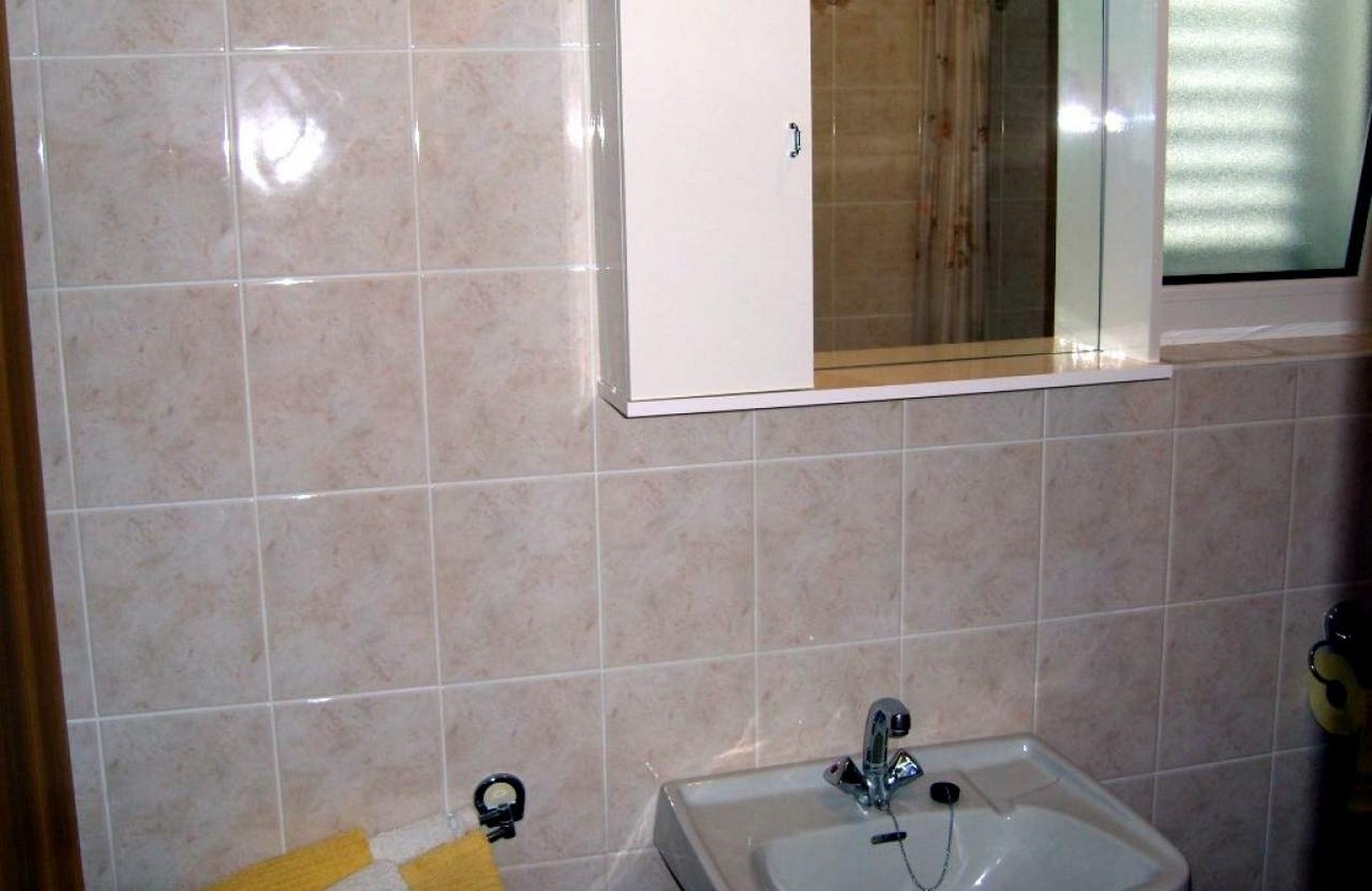 Two bedroom apartment with terrace and sea view Barbat, Rab  A-a