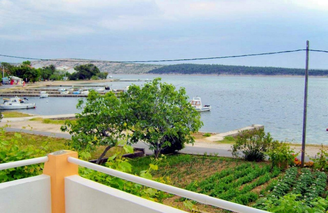 Two bedroom apartment with terrace and sea view Barbat, Rab  A-a