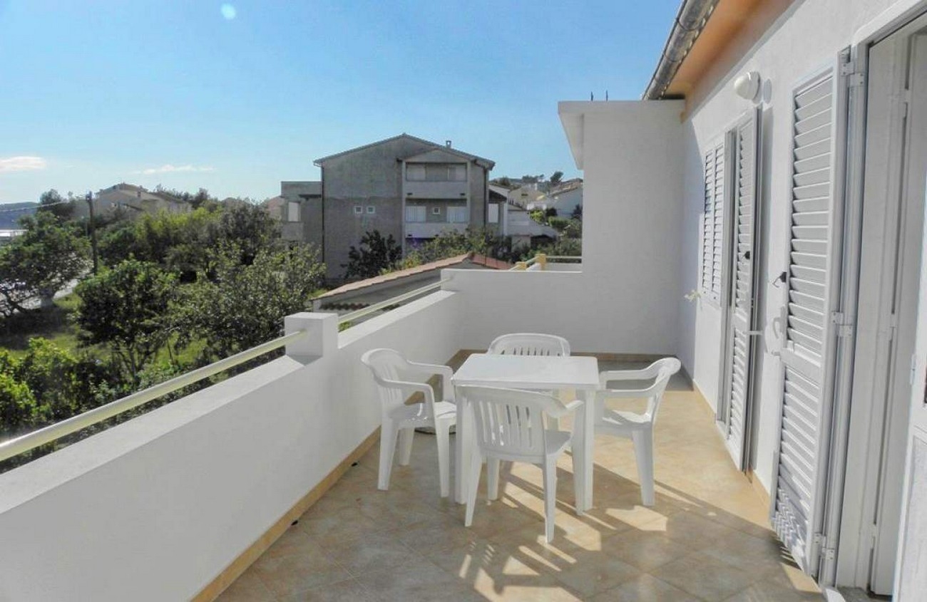 Top Rab Barbat Top Rab Barbat