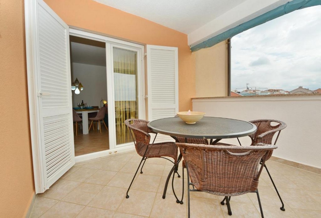 Two bedroom apartment with balcony and sea view Novalja, Pag  A-a