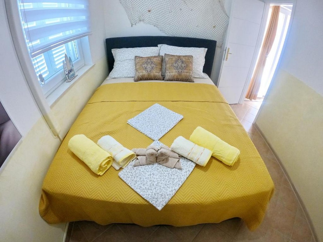 Two bedroom apartment with balcony and sea view Novalja, Pag  A-a