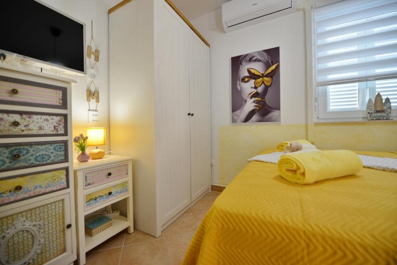 Two bedroom apartment with balcony and sea view Novalja, Pag  A-a