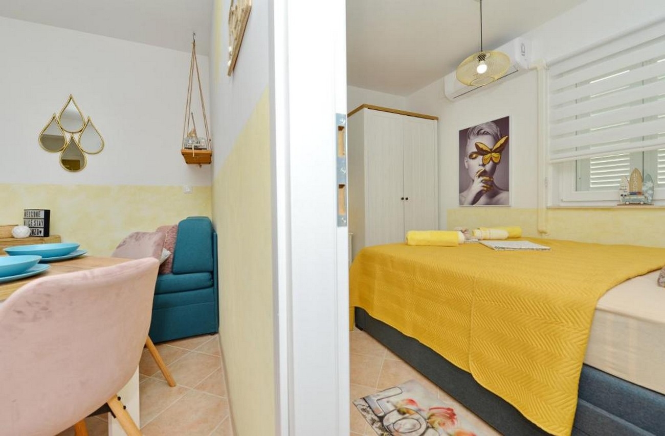 Two bedroom apartment with balcony and sea view Novalja, Pag  A-a