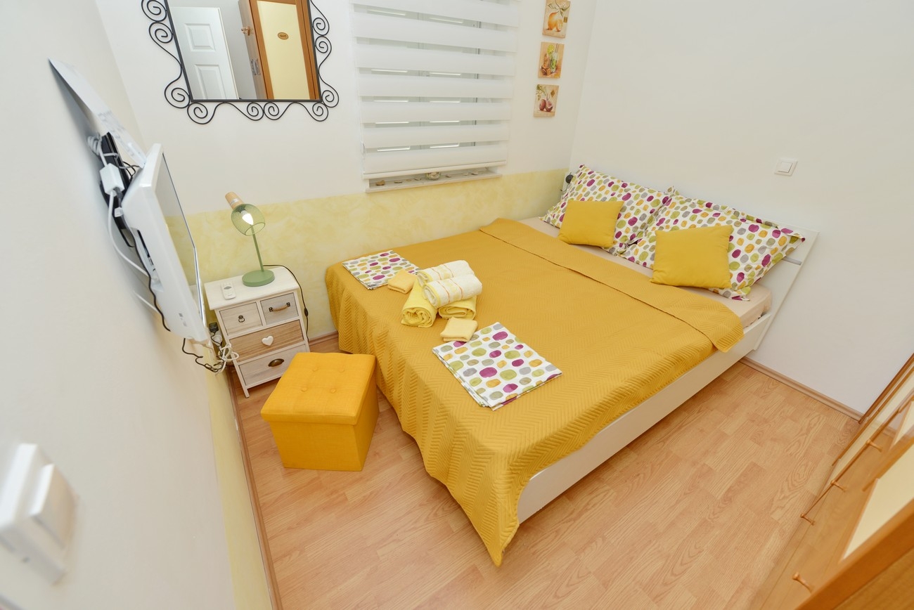 Two bedroom apartment with balcony and sea view Novalja, Pag  A-a