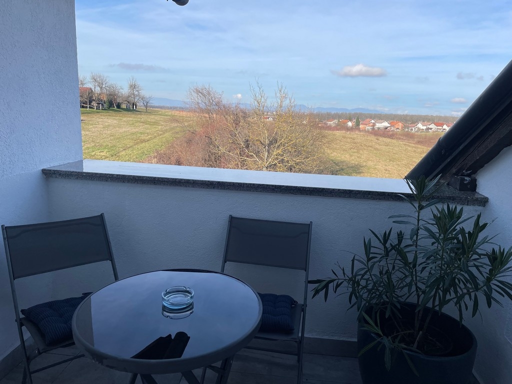 Dvosobni apartman s terasom Karlovac  A-a