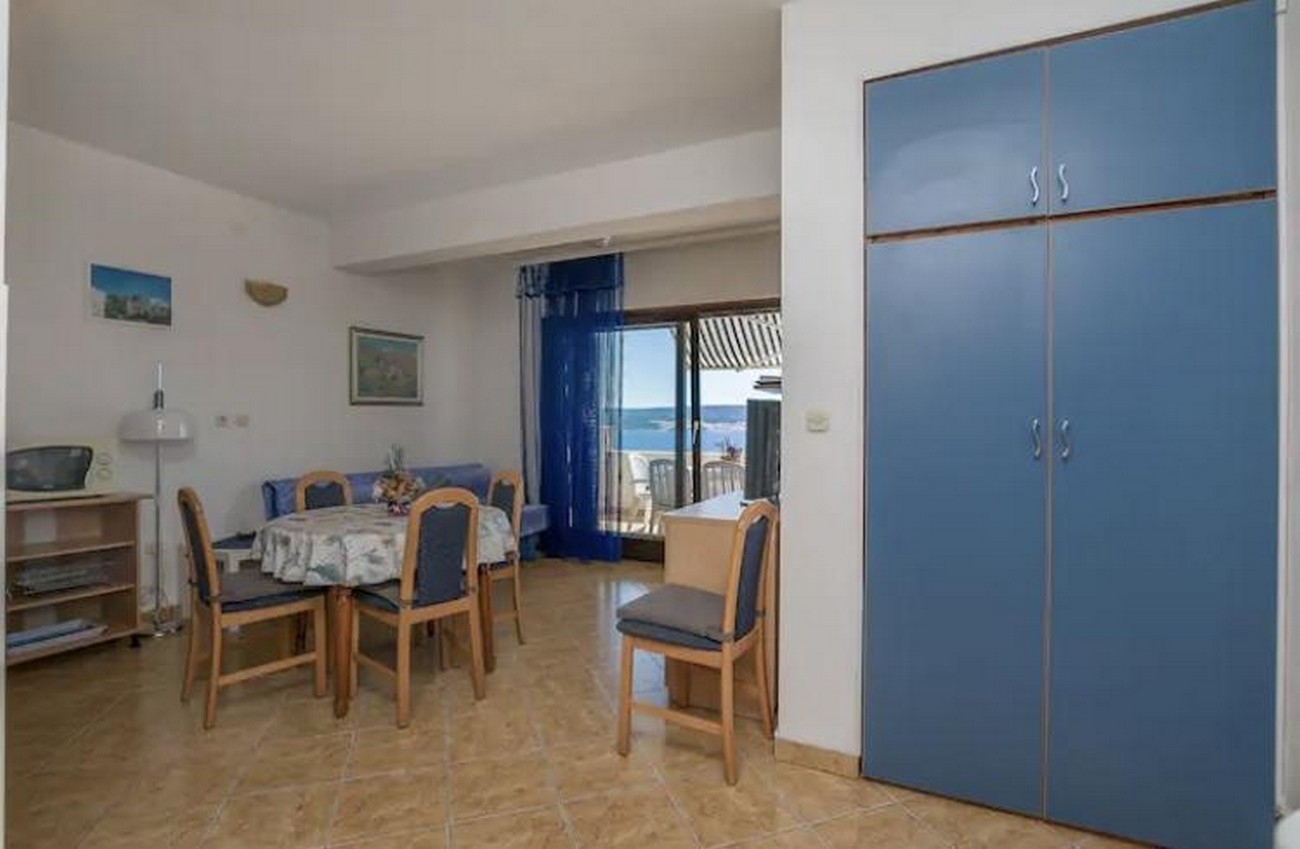 Two bedroom apartment with terrace and sea view Lokva Rogoznica, Omiš  A-a