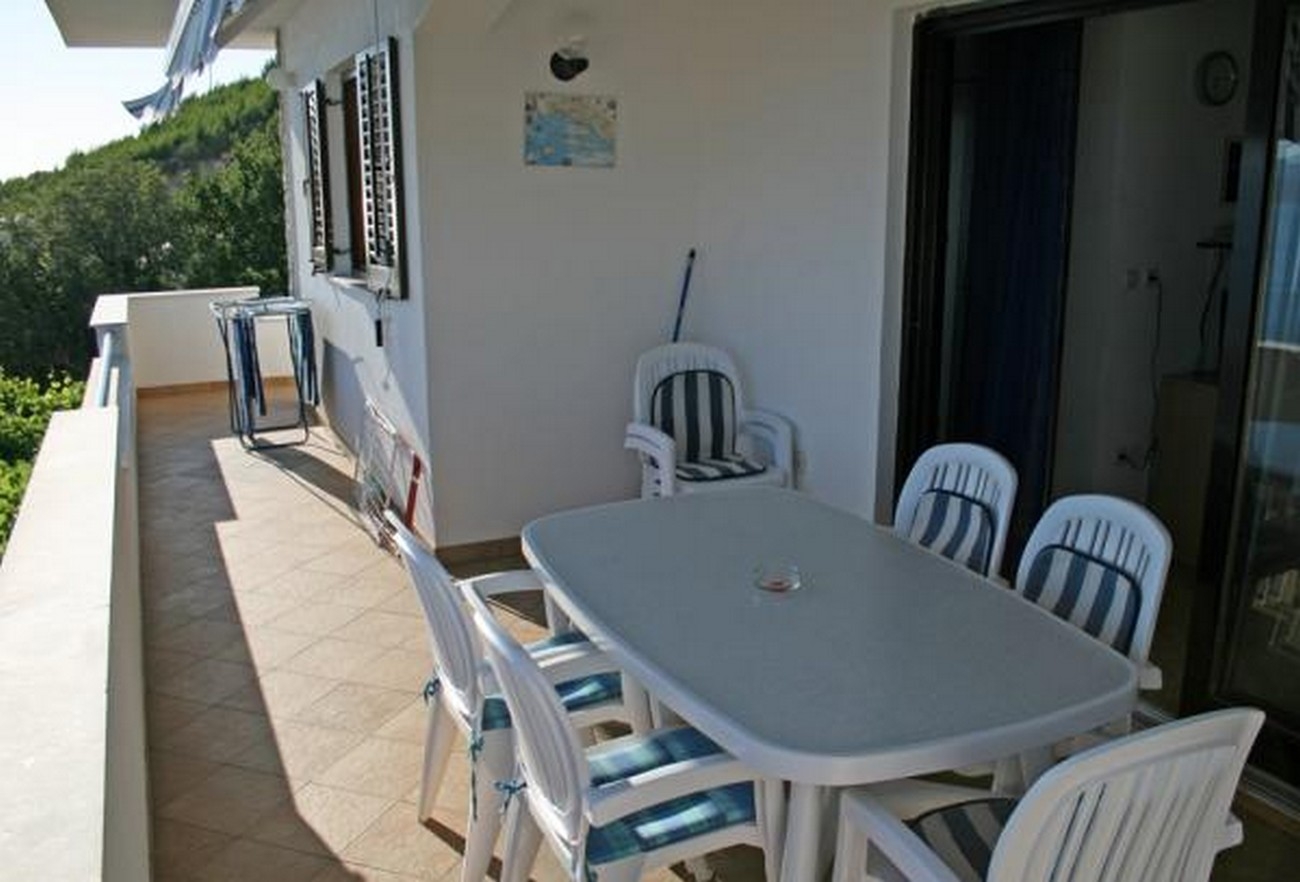 Two bedroom apartment with terrace and sea view Lokva Rogoznica, Omiš  A-a
