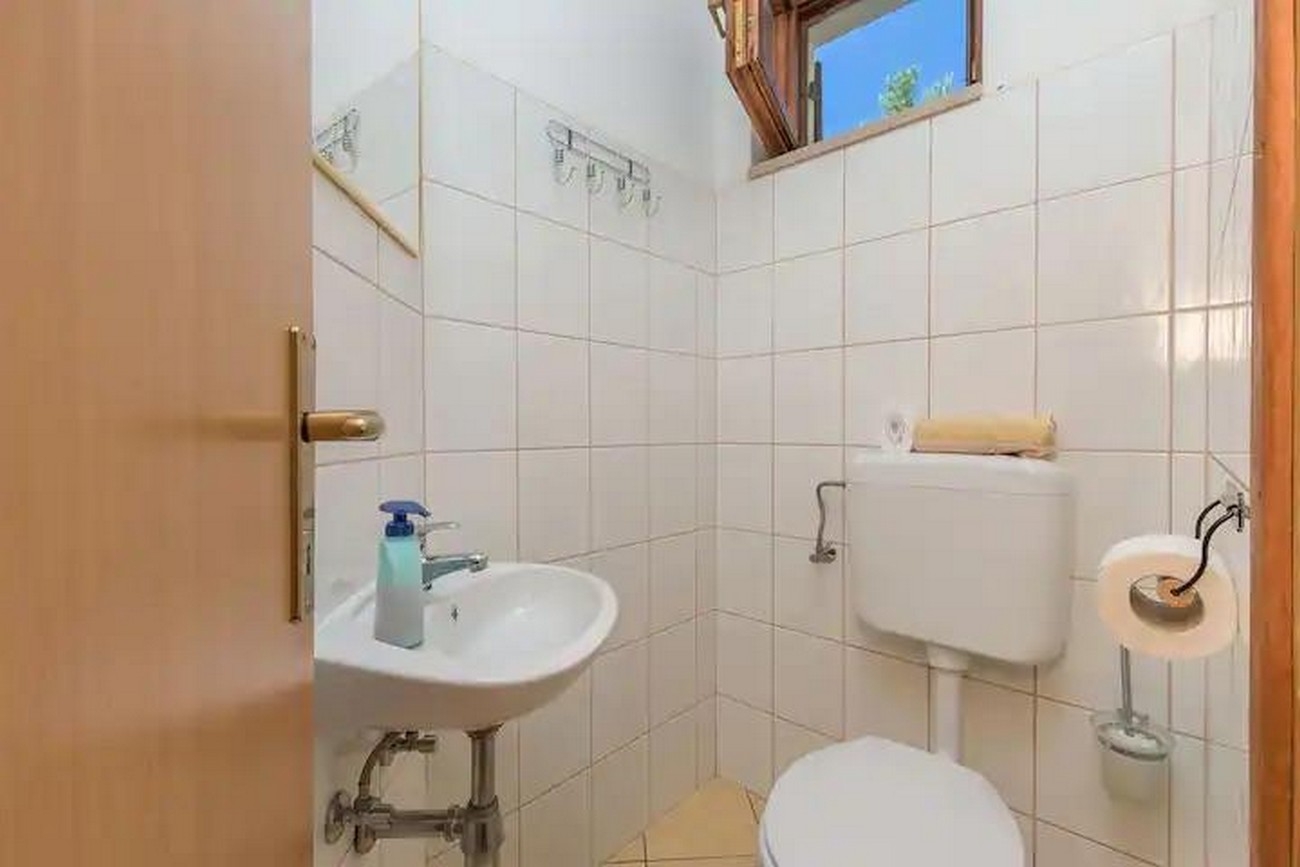 Two bedroom apartment with terrace and sea view Lokva Rogoznica, Omiš  A-b