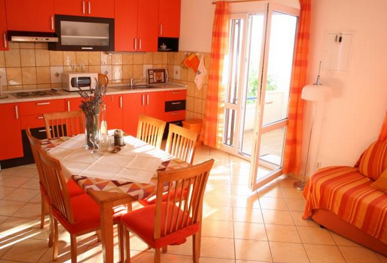 Two bedroom apartment with terrace and sea view Lokva Rogoznica, Omiš  A-b