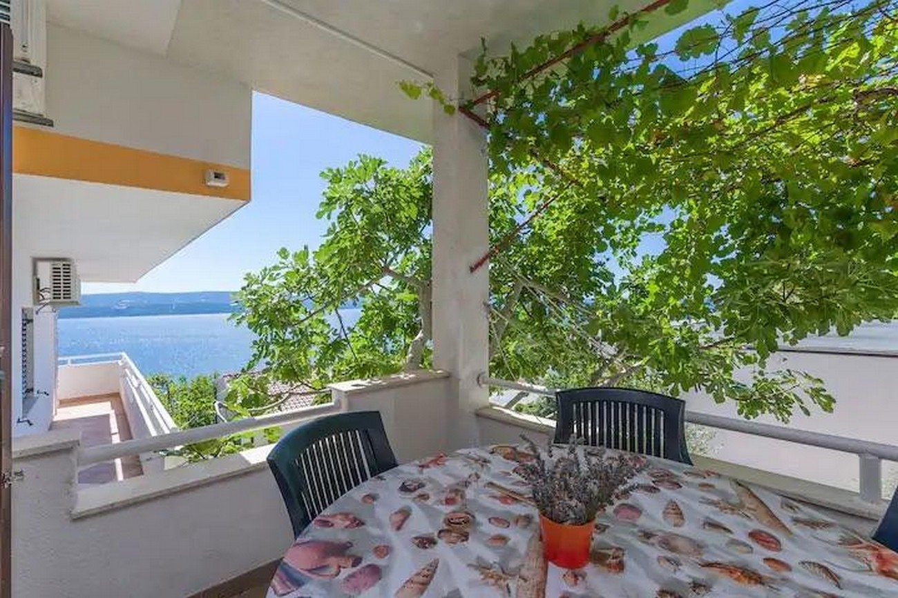 Two bedroom apartment with terrace and sea view Lokva Rogoznica, Omiš  A-b