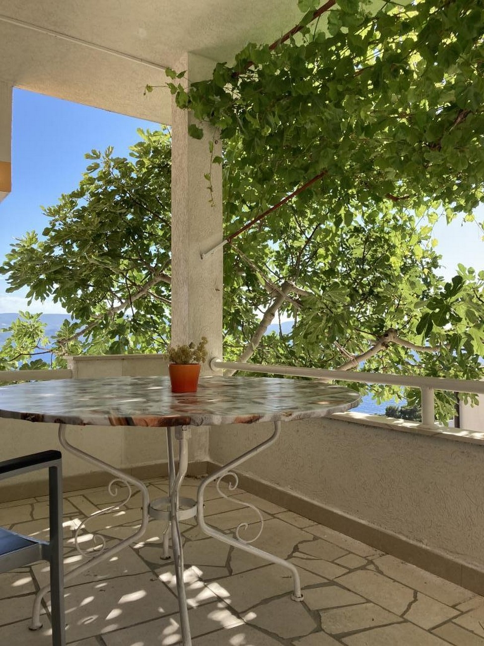 Two bedroom apartment with terrace and sea view Lokva Rogoznica, Omiš  A-b
