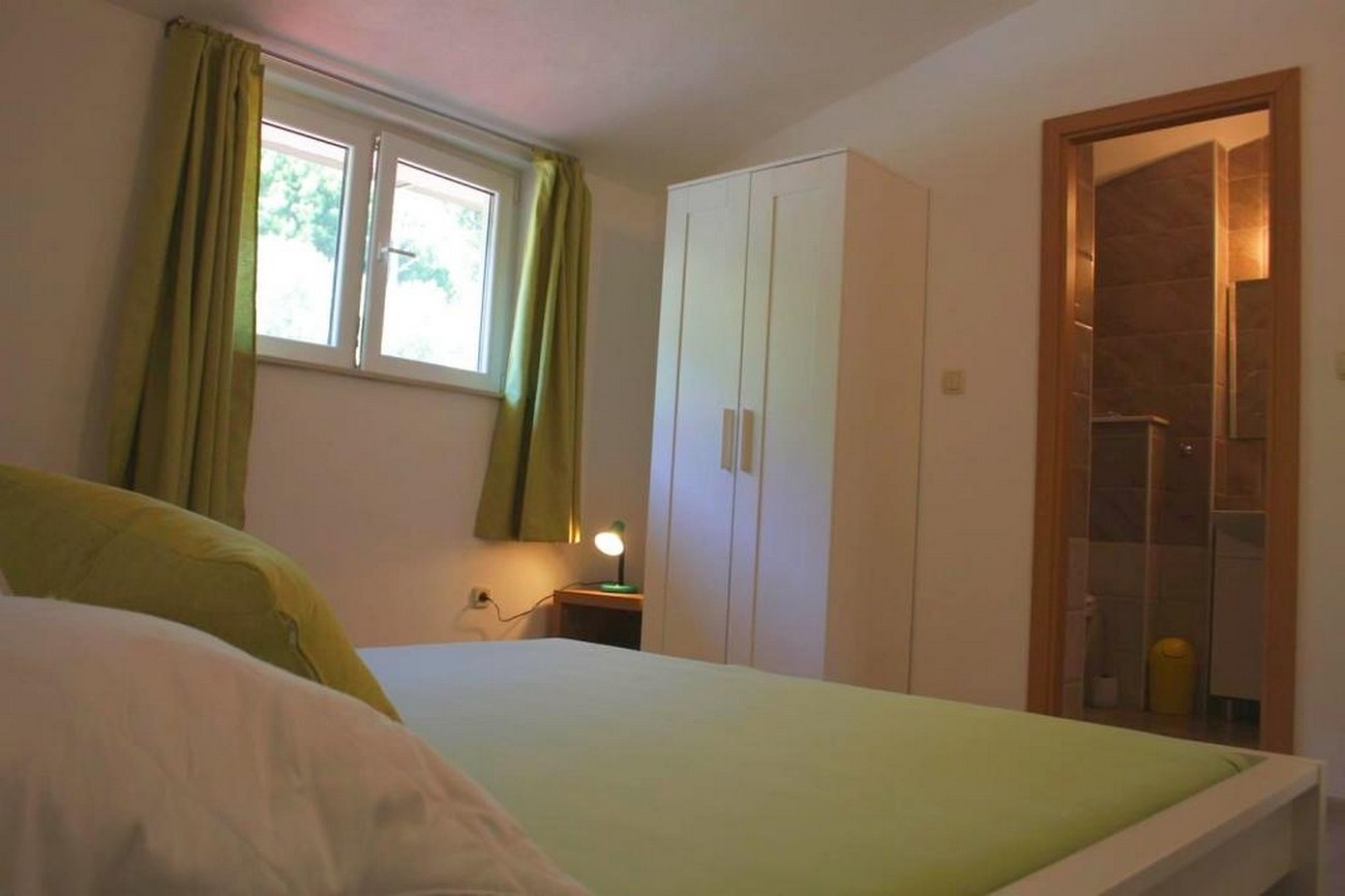 Three bedroom apartment with terrace and sea view Lokva Rogoznica, Omiš  A-c
