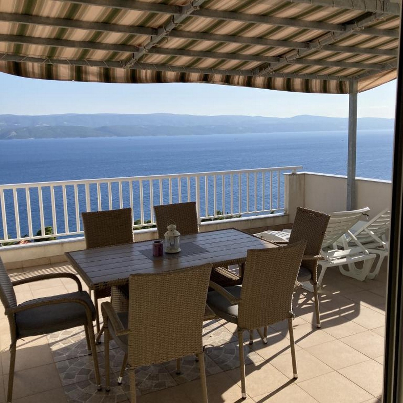 Three bedroom apartment with terrace and sea view Lokva Rogoznica, Omiš  A-c