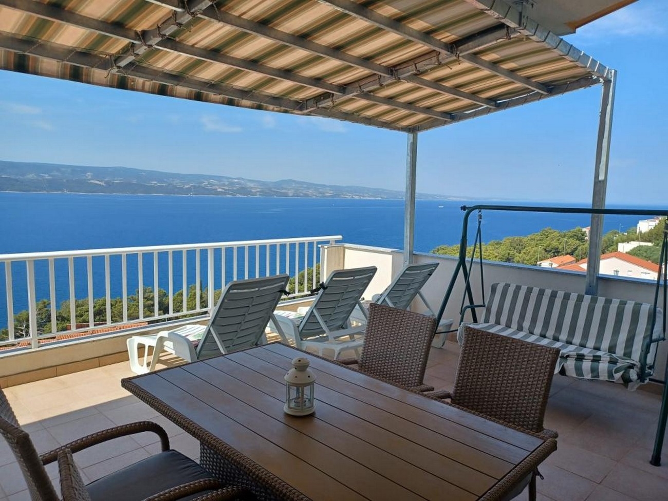 Three bedroom apartment with terrace and sea view Lokva Rogoznica, Omiš  A-c