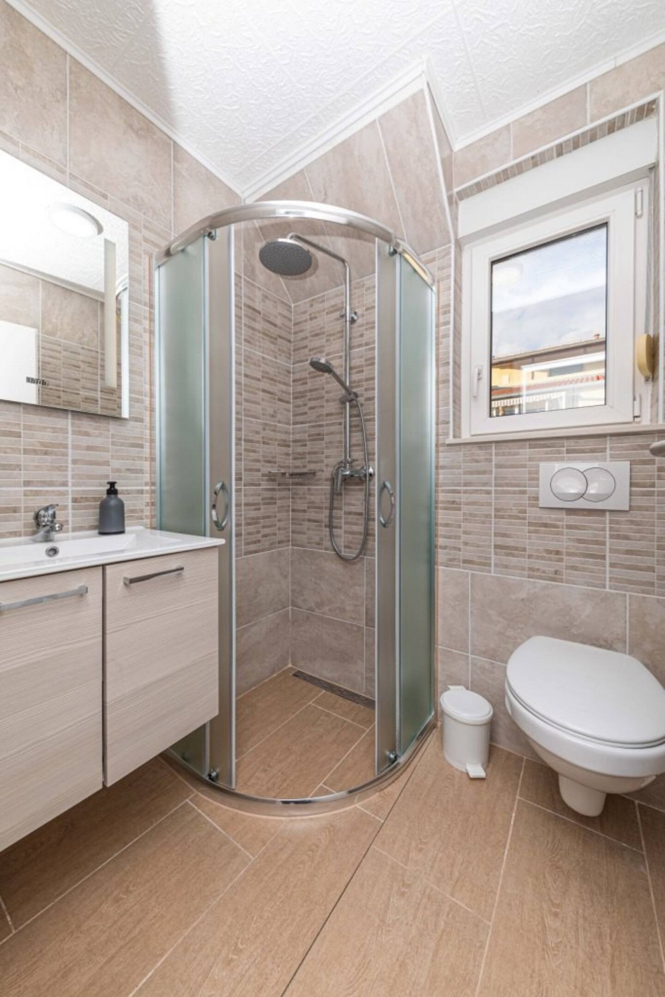 One bedroom apartment with terrace and sea view Kaštel Lukšić, Kaštela  A-b