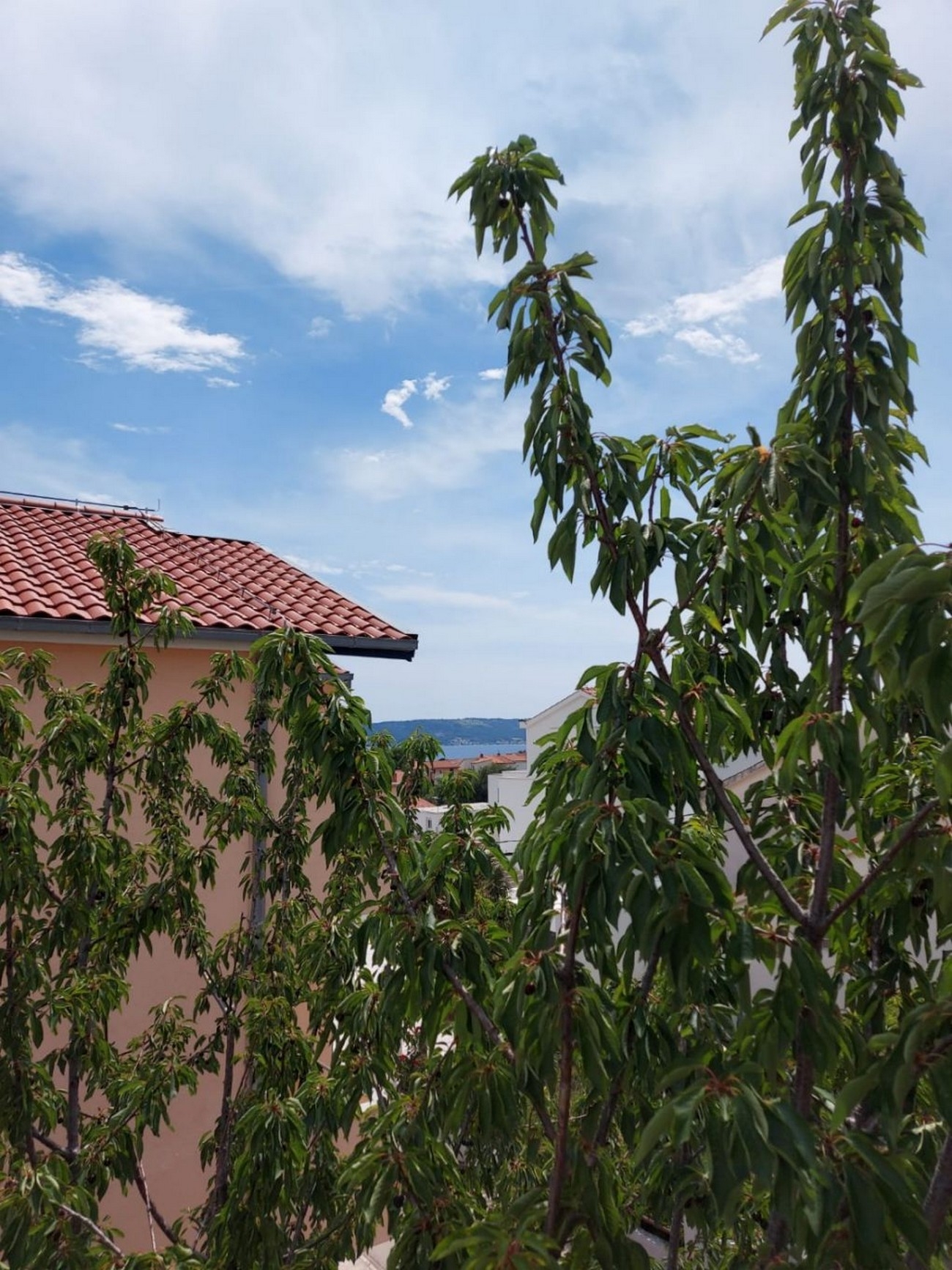 Two bedroom apartment with terrace and sea view Kaštel Lukšić, Kaštela  A-c