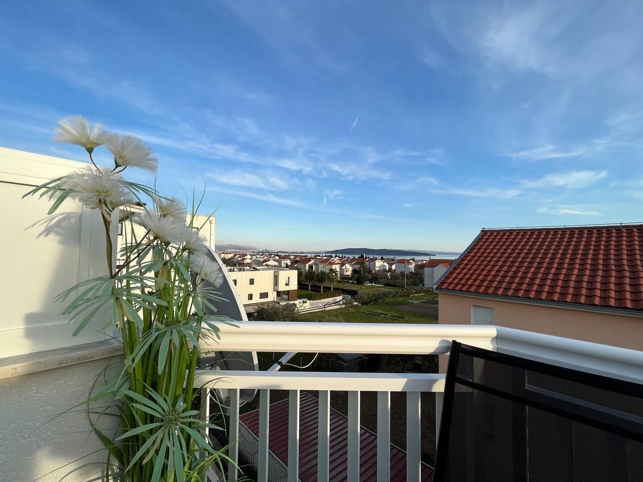 Dvosobni apartman s terasom i pogledom na more Kaštel Lukšić, Kaštela  A-c