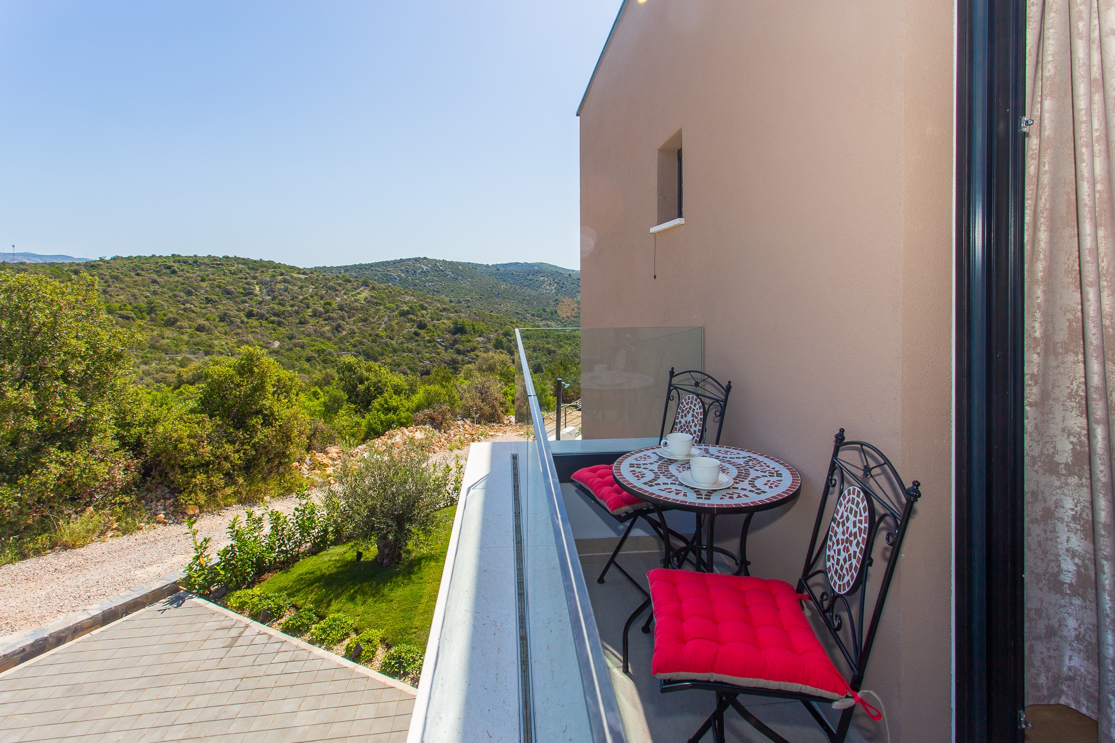 Three bedroom house with terrace and sea view Vinišće, Trogir  K