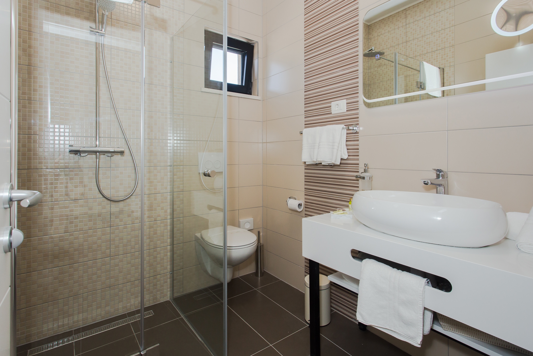 Three bedroom house with terrace and sea view Vinišće, Trogir  K