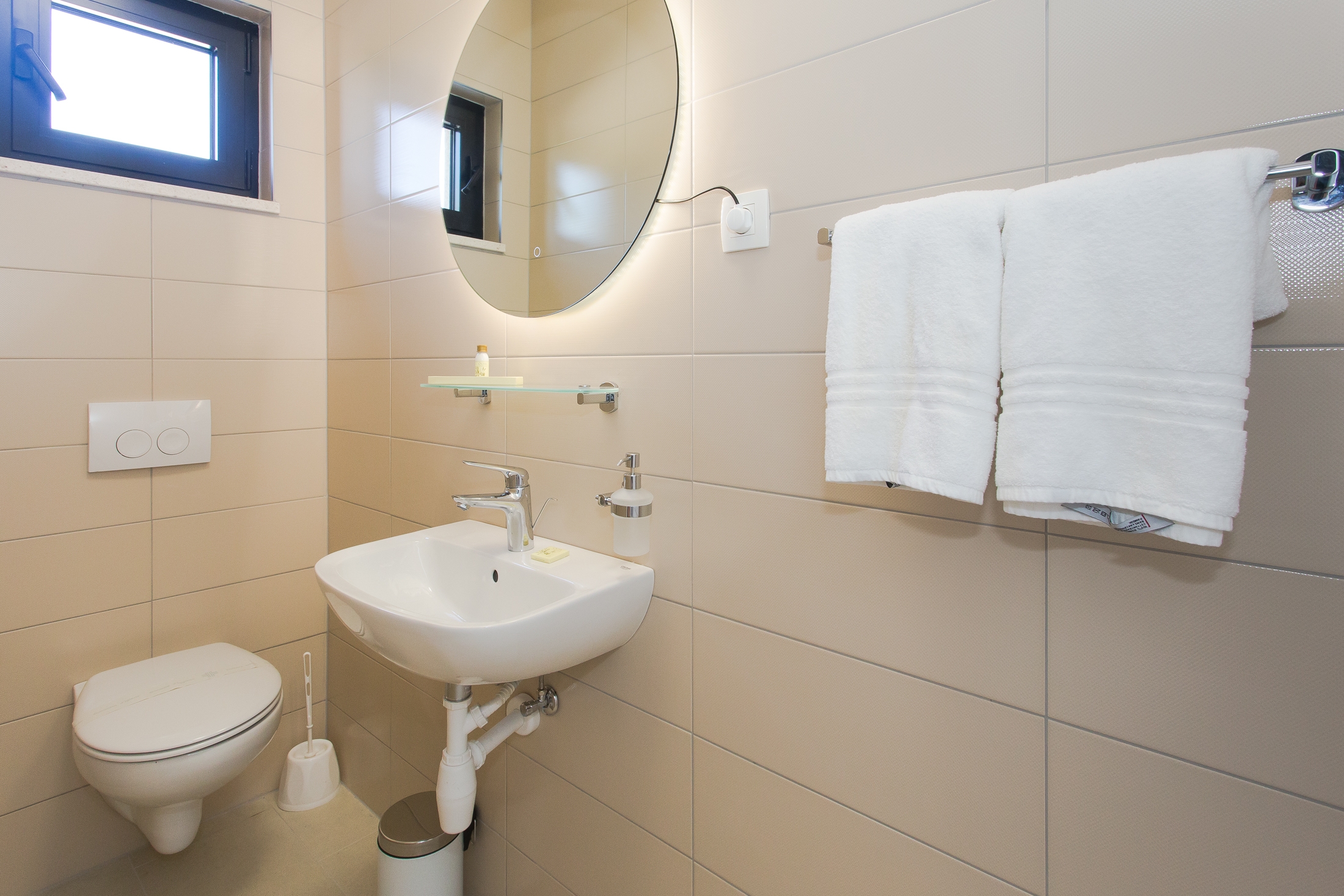 Three bedroom house with terrace and sea view Vinišće, Trogir  K
