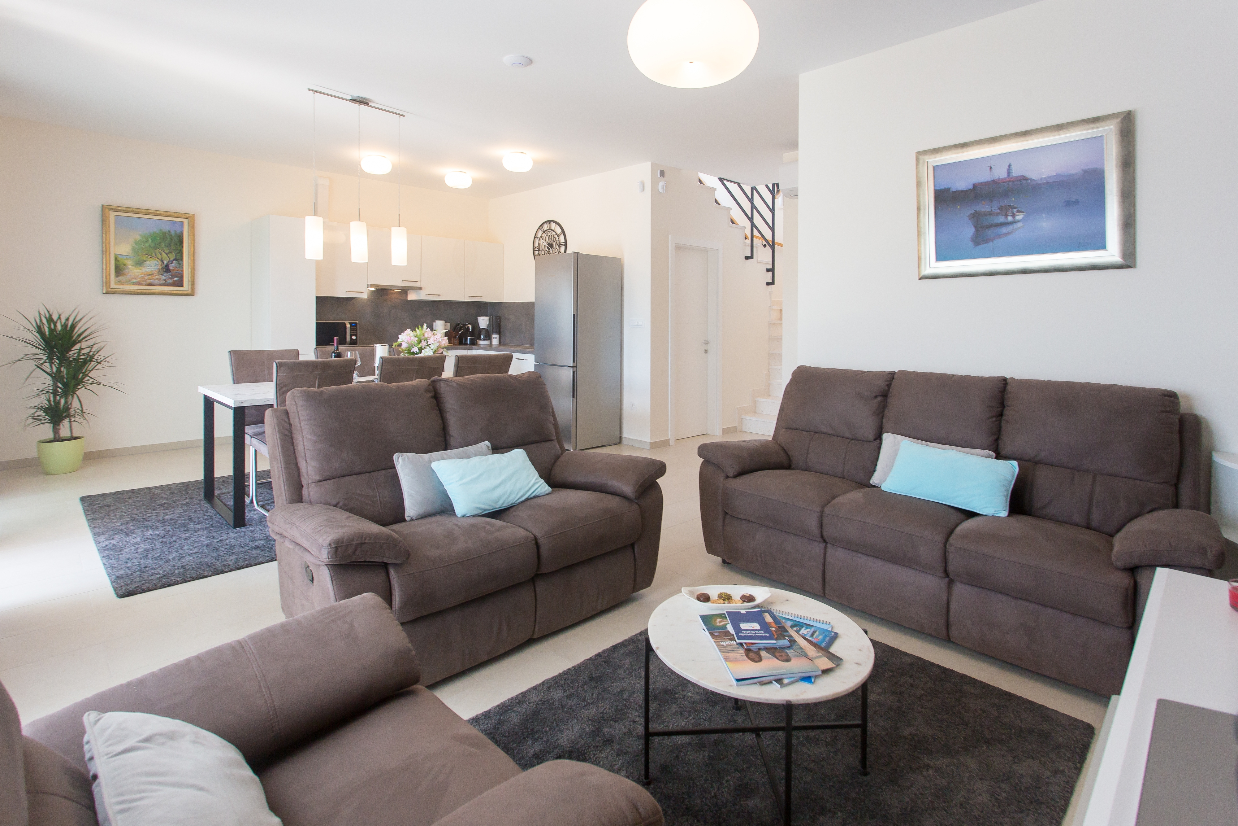 Three bedroom house with terrace and sea view Vinišće, Trogir  K