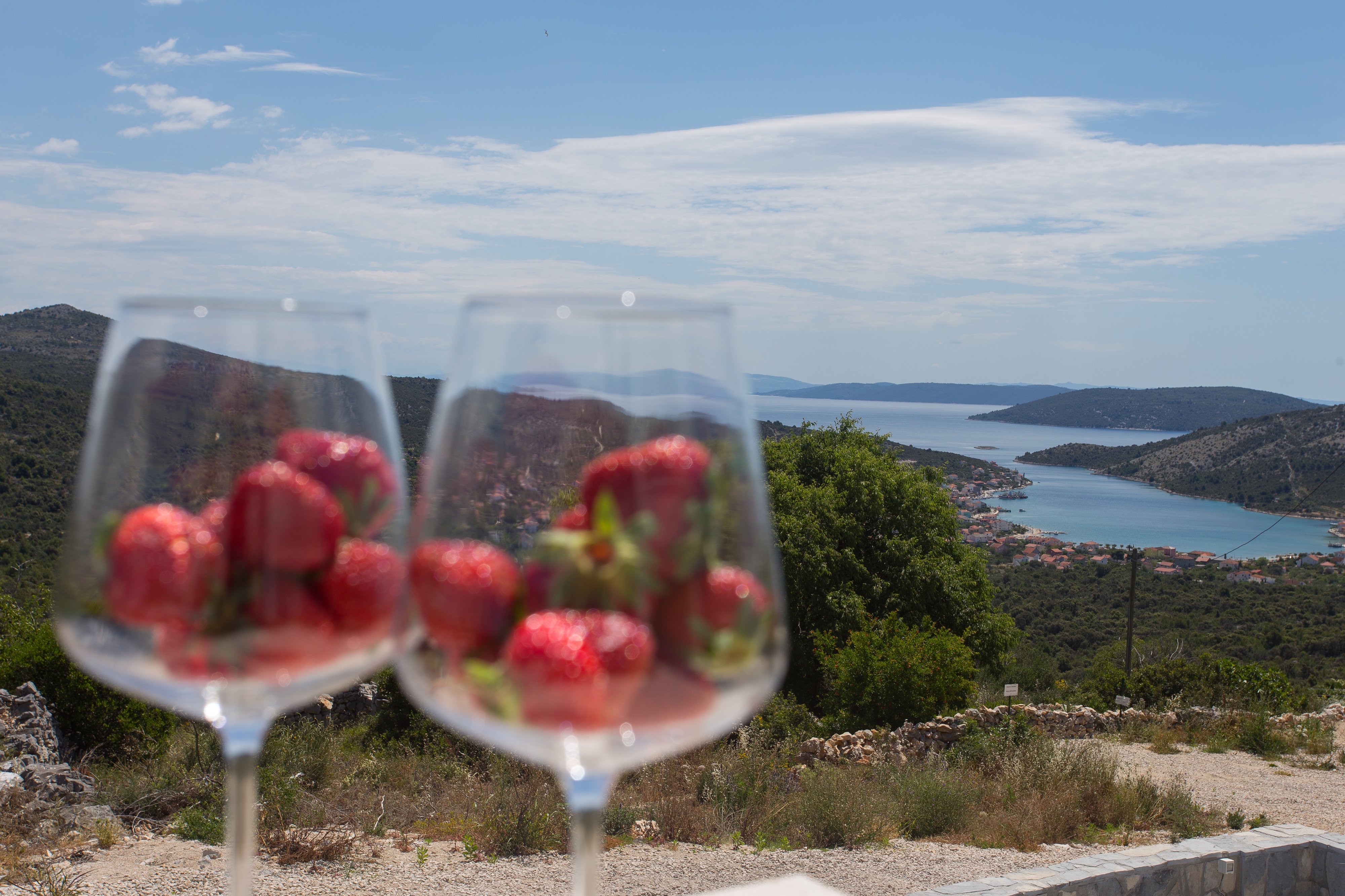 Three bedroom house with terrace and sea view Vinišće, Trogir  K