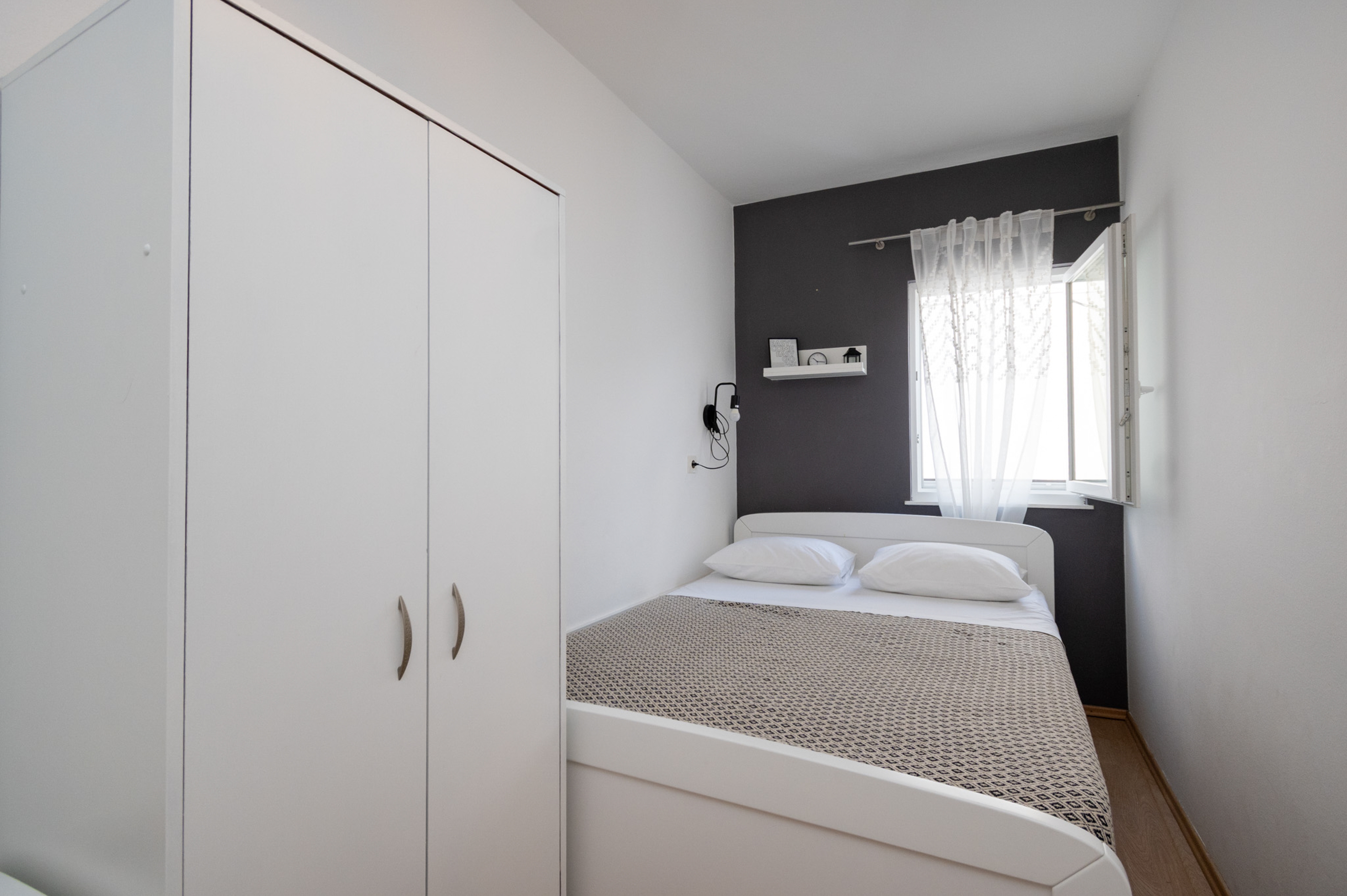 Two bedroom apartment near beach Bibinje, Zadar  A-a