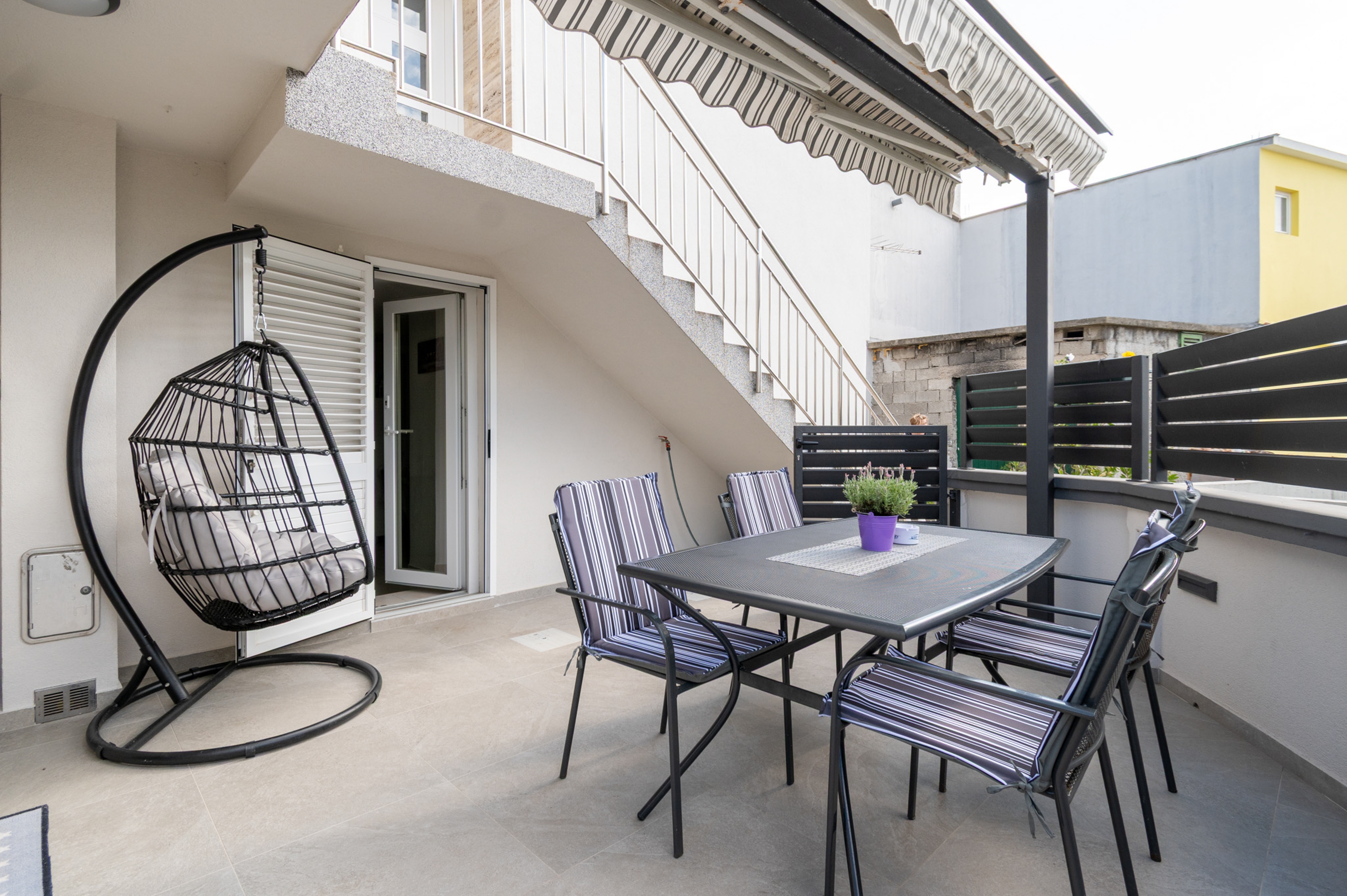 Two bedroom apartment near beach Bibinje, Zadar  A-a